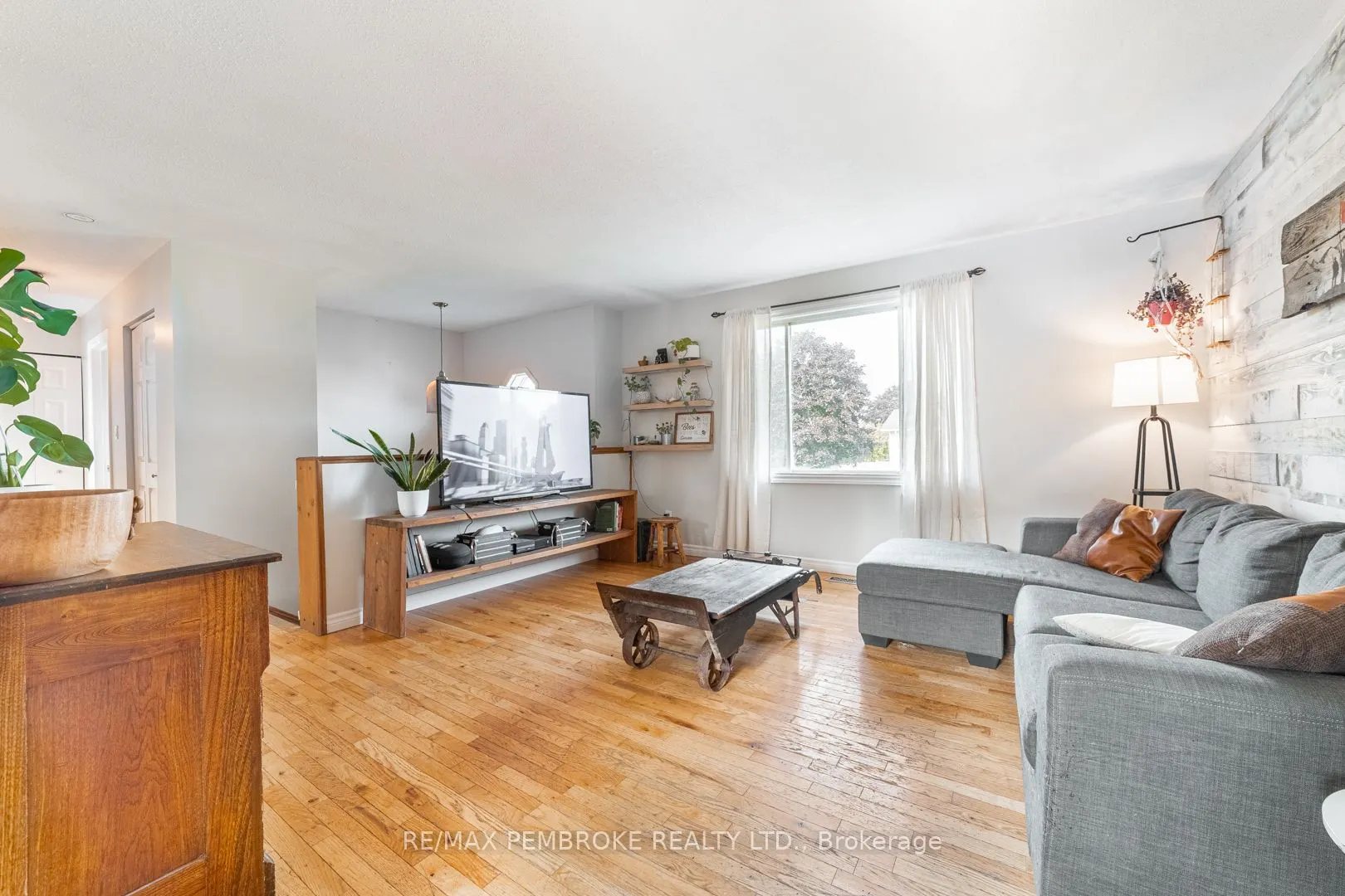 136 Springfield Crescent