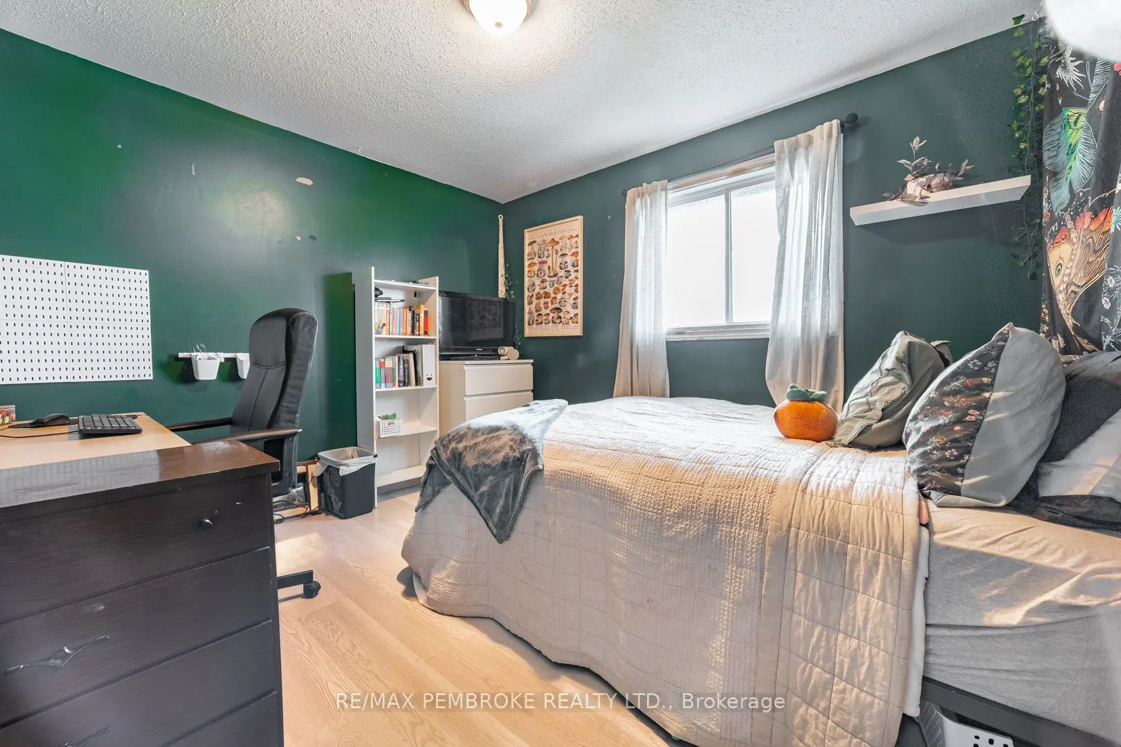 136 Springfield Crescent