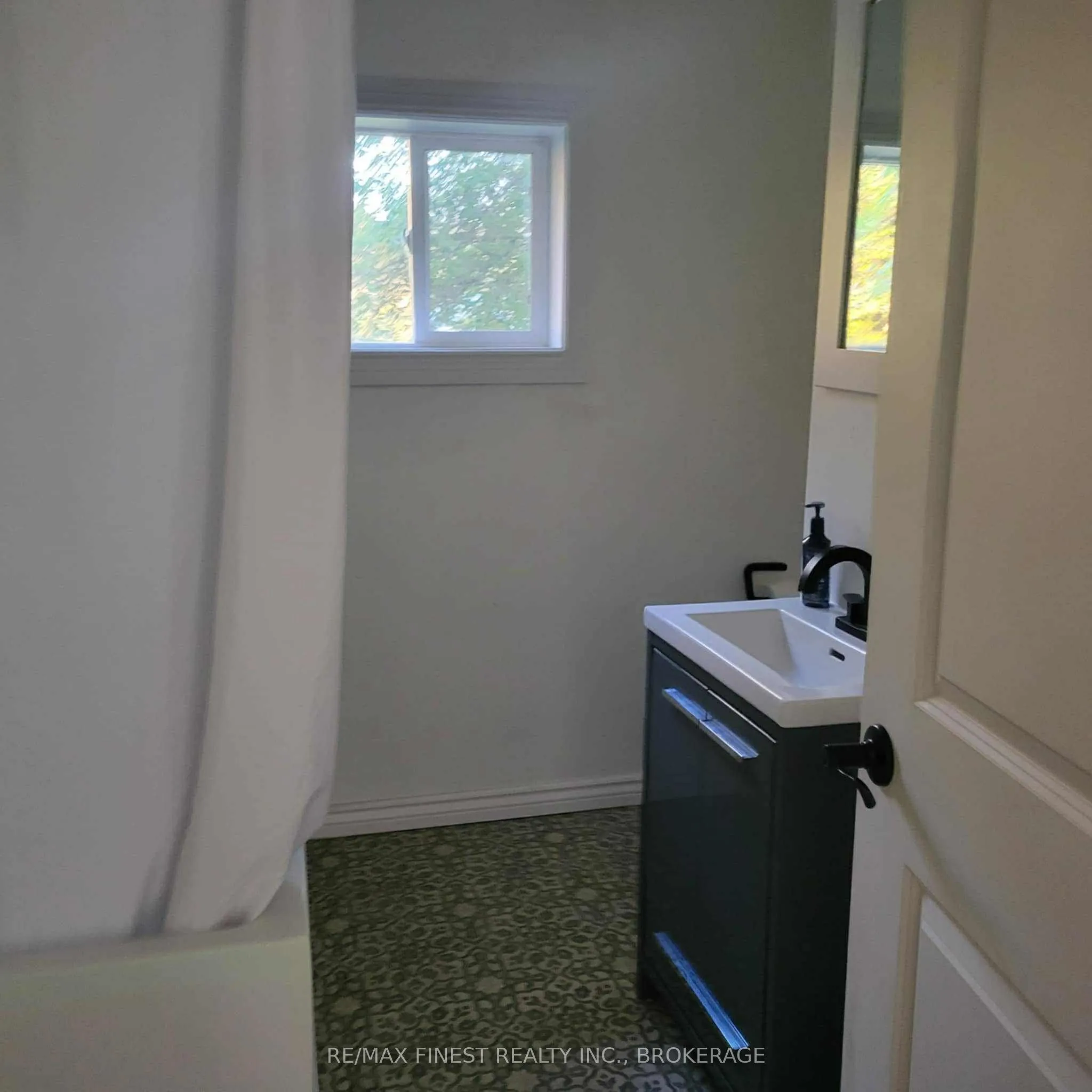 1469 Mountain Grove Road