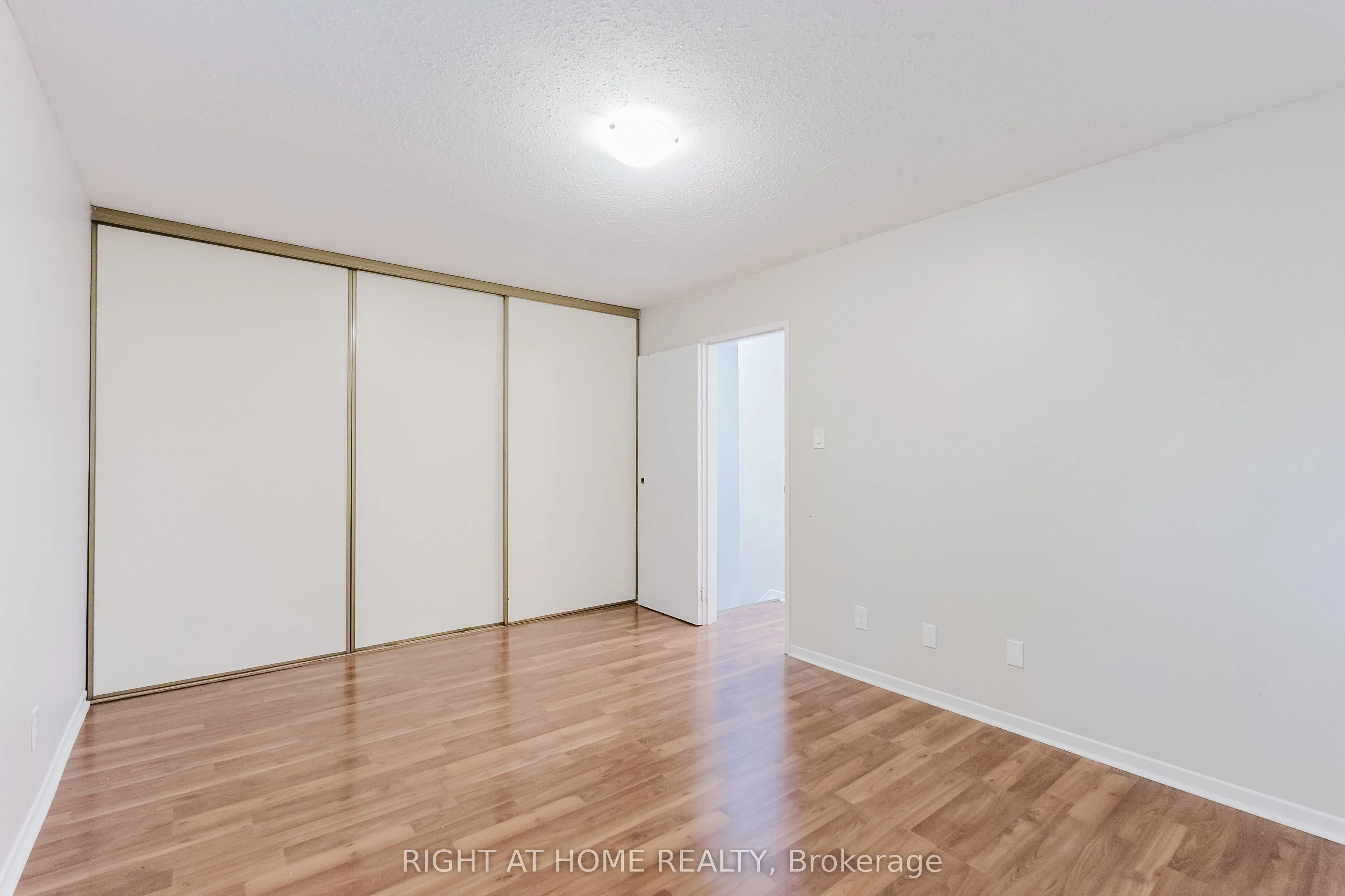 23 Mcclintock Way, #102