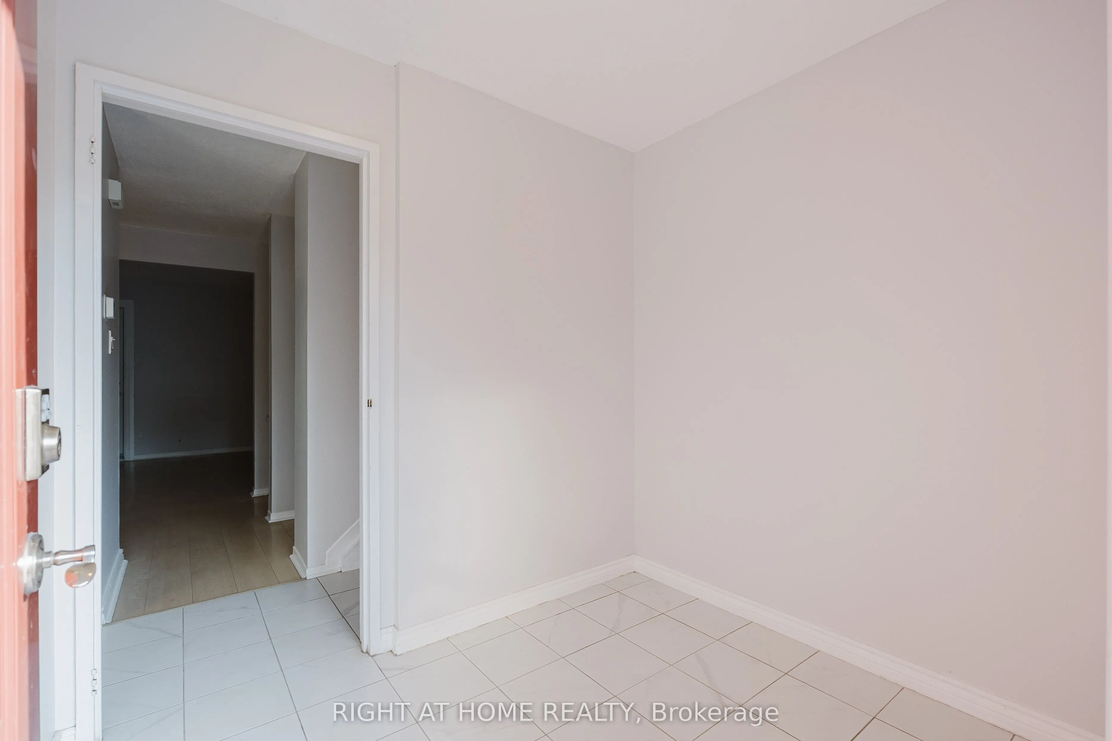 23 Mcclintock Way, #102