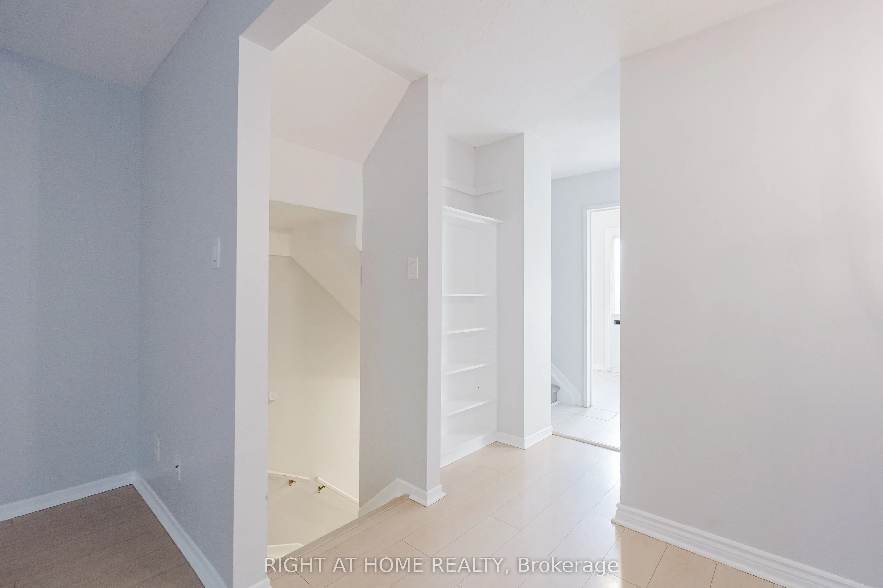 23 Mcclintock Way, #102