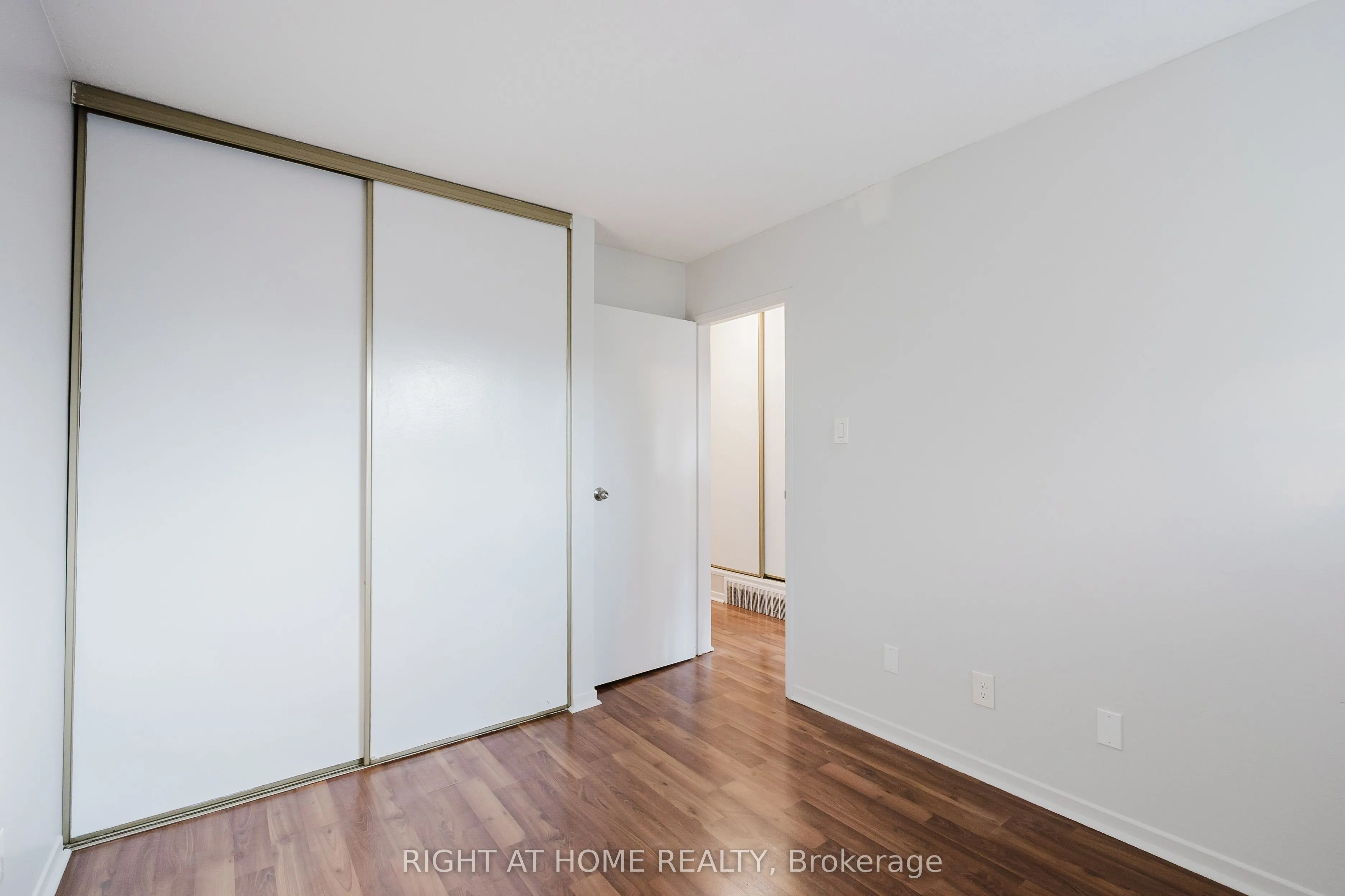 23 Mcclintock Way, #102