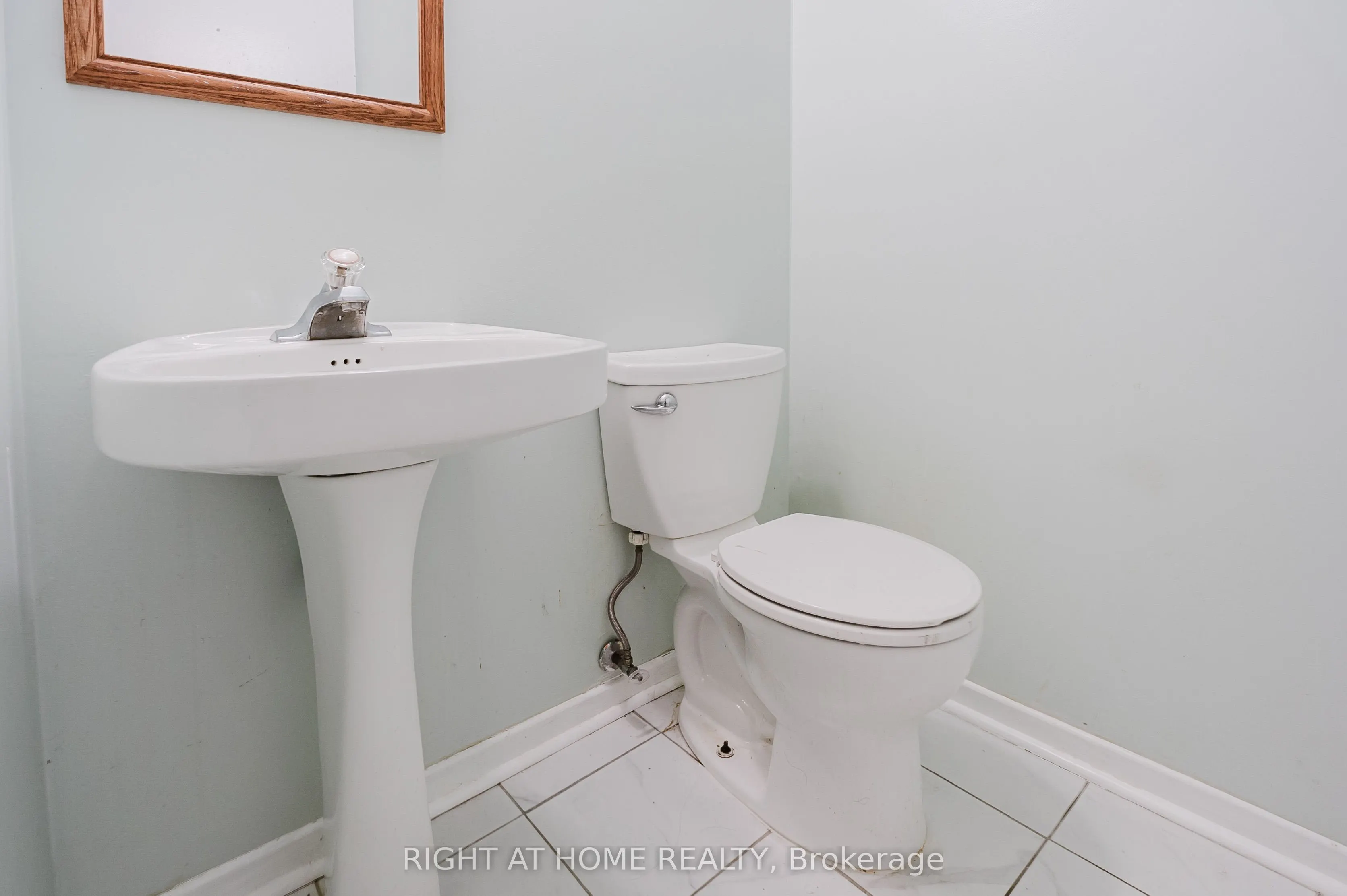 23 Mcclintock Way, #102