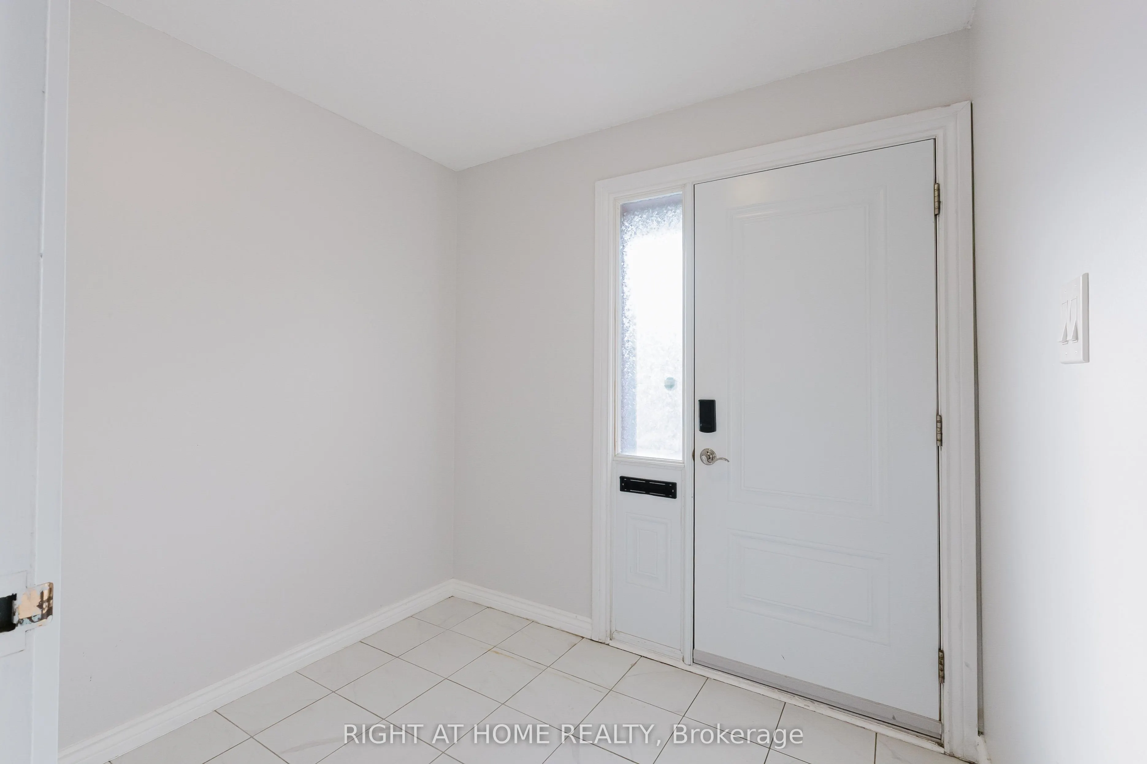23 Mcclintock Way, #102