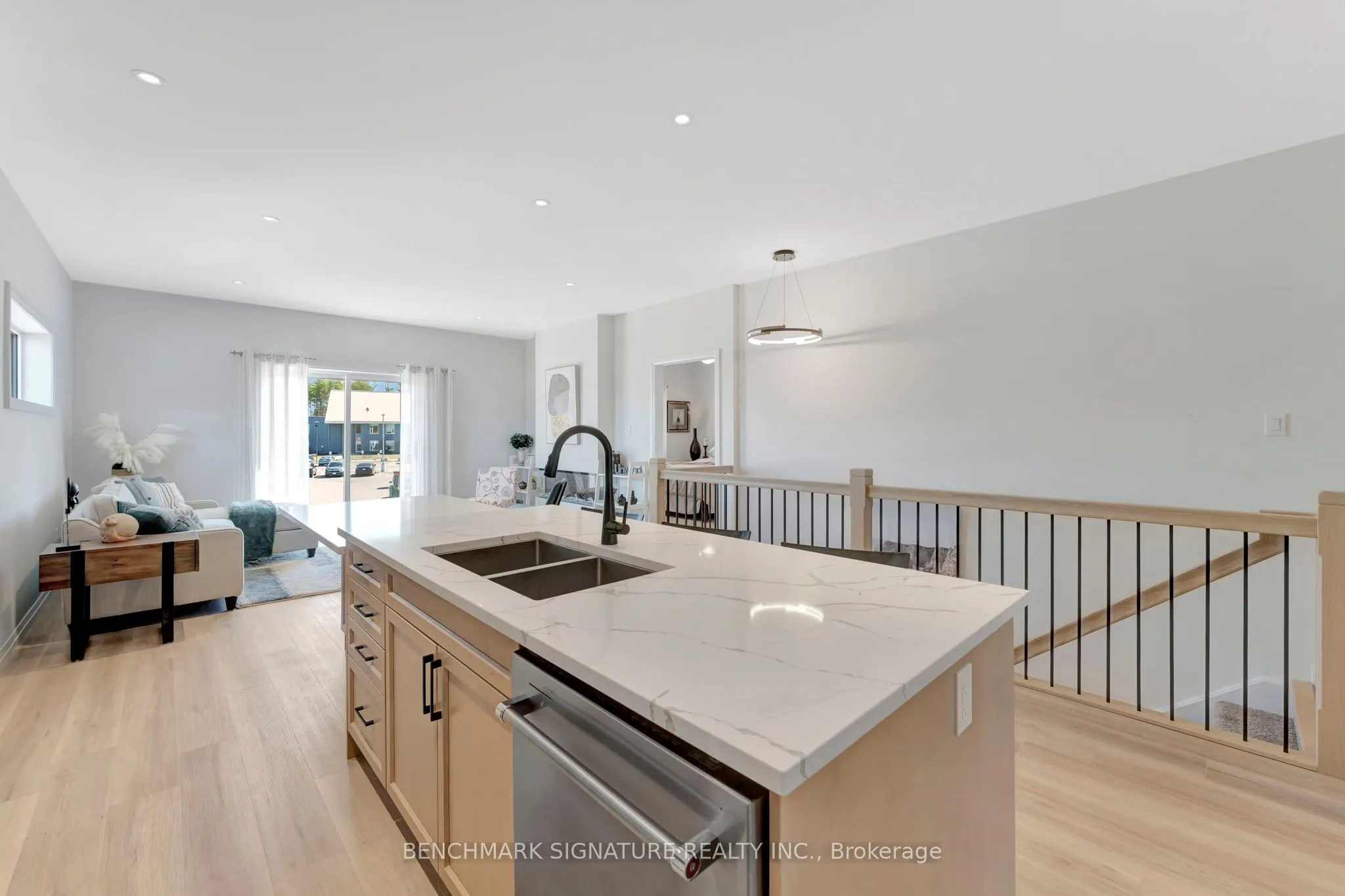 2 Painted Skimmer Place
