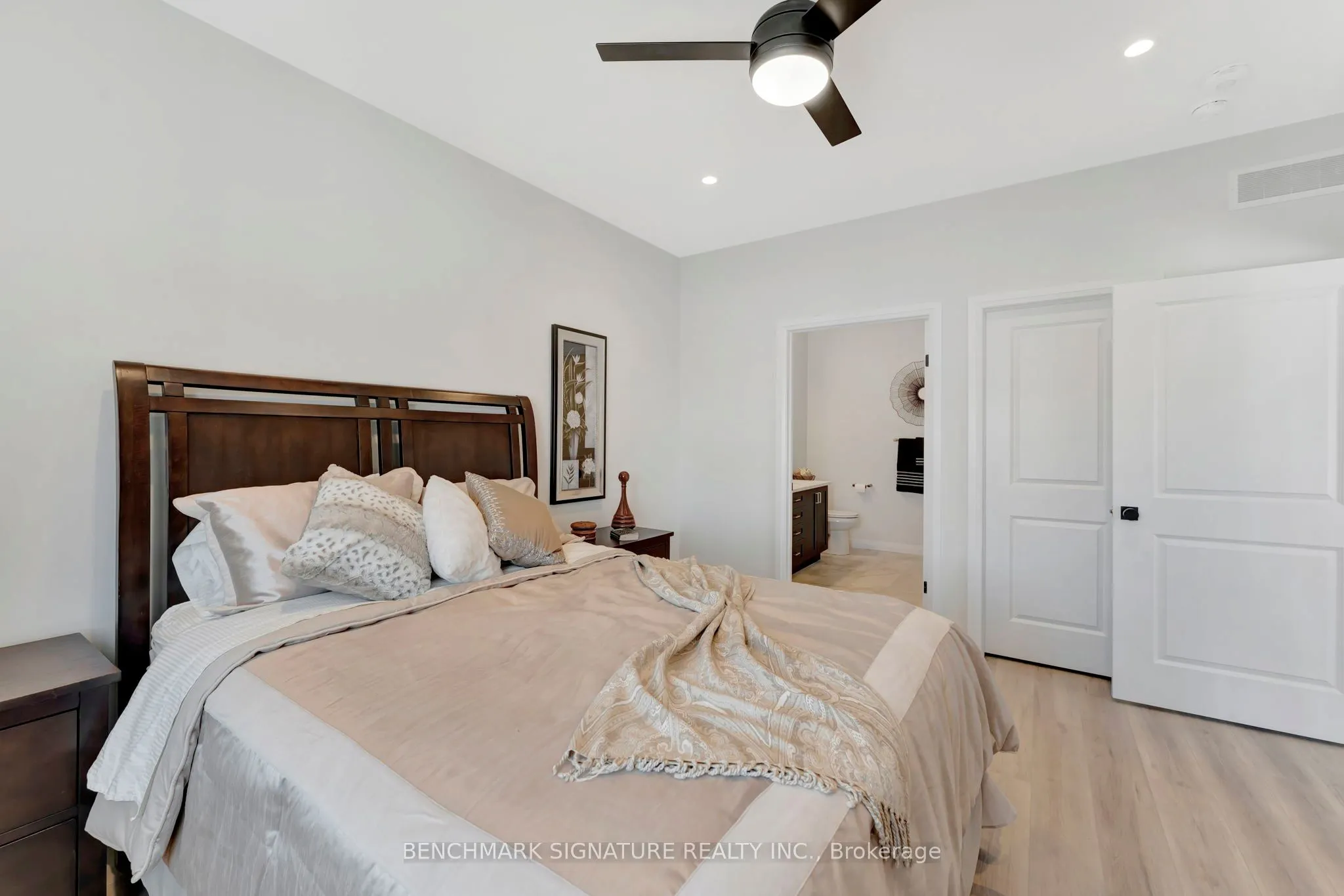 2 Painted Skimmer Place