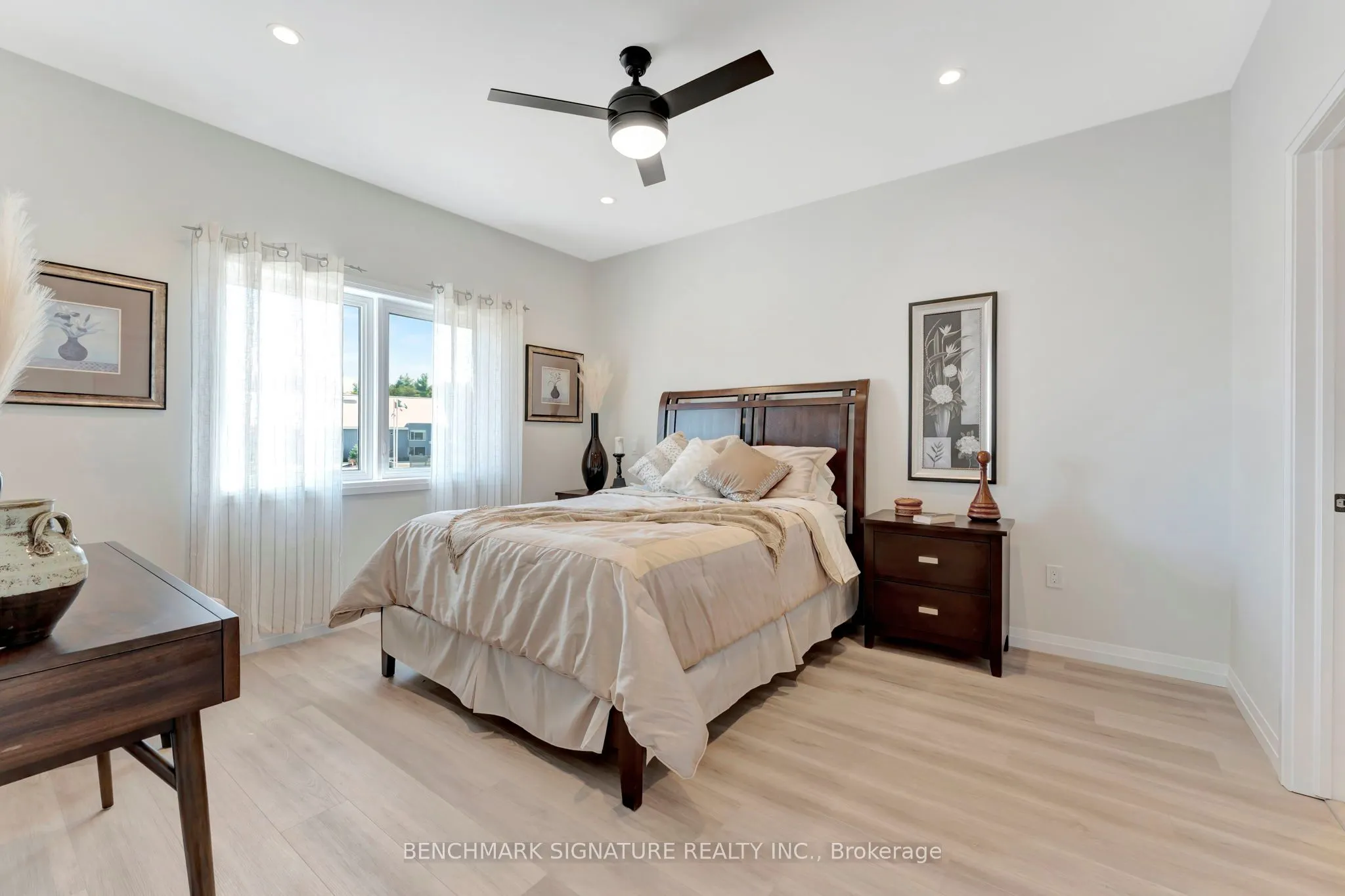 2 Painted Skimmer Place