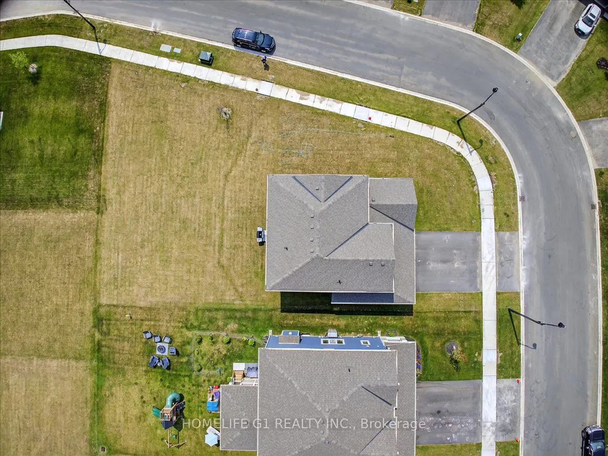 5 Dyer Crescent