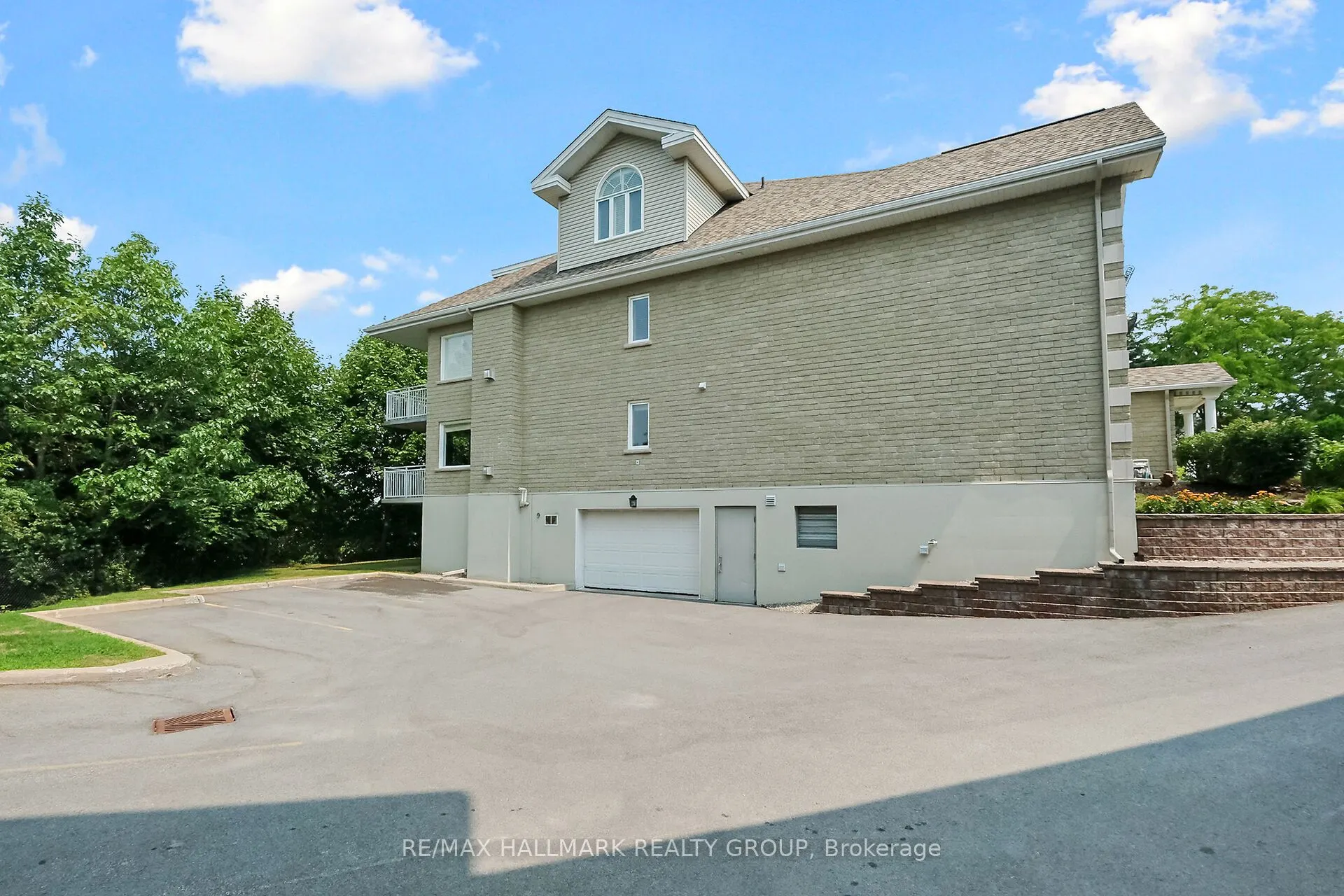 131 Robson Court, #1A