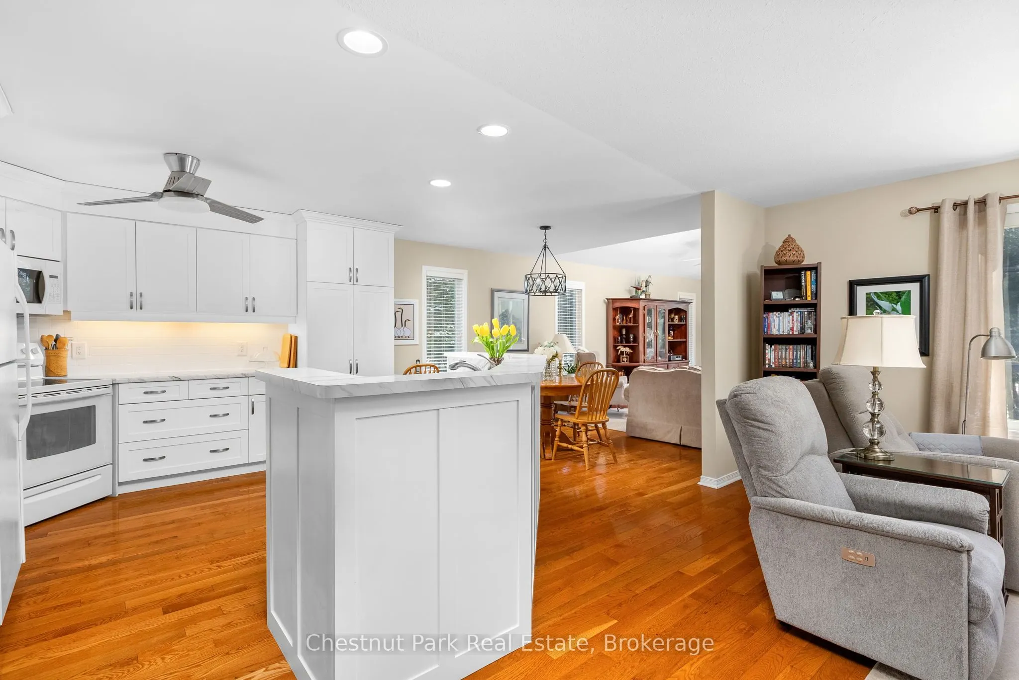 44 Springwood Crescent