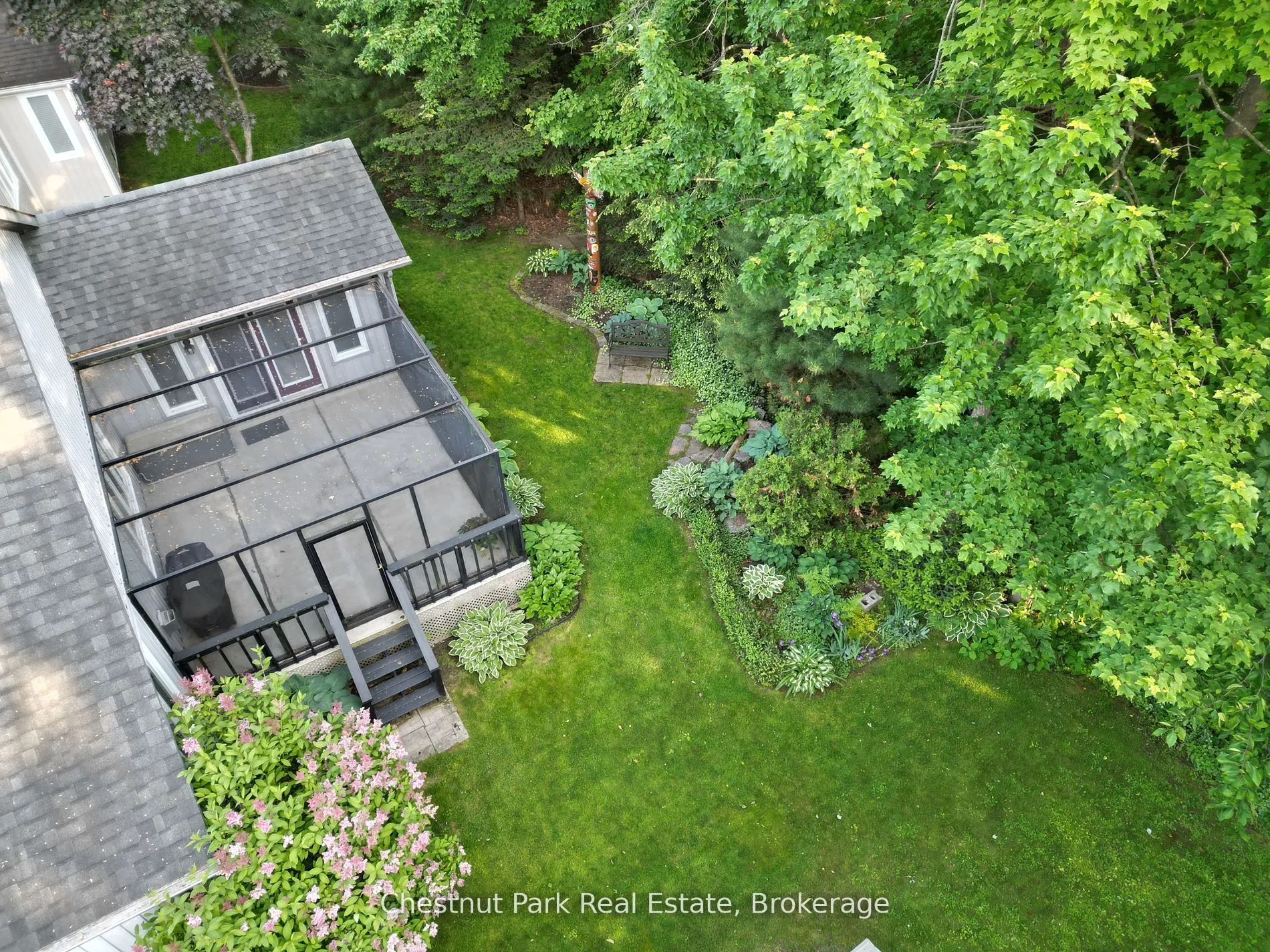 44 Springwood Crescent