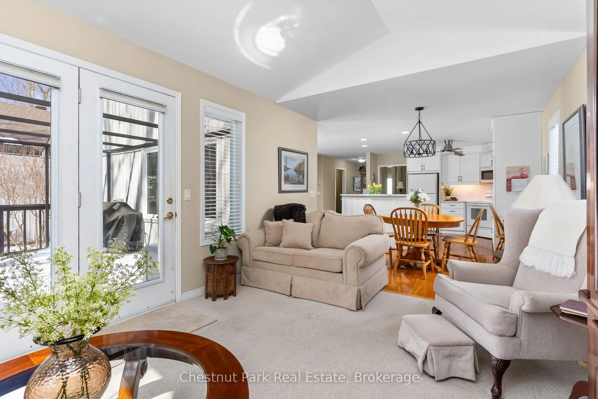 44 Springwood Crescent
