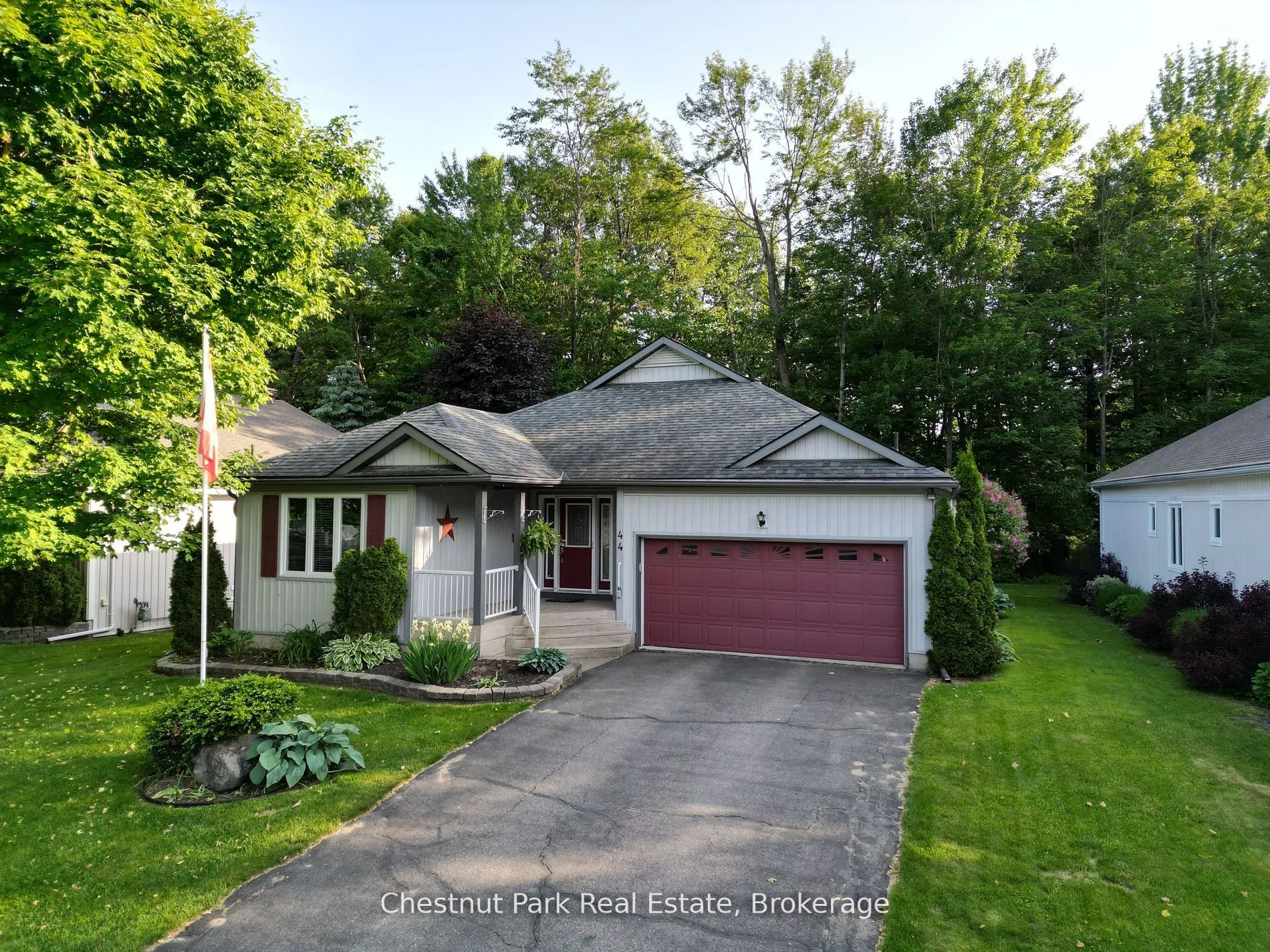 44 Springwood Crescent
