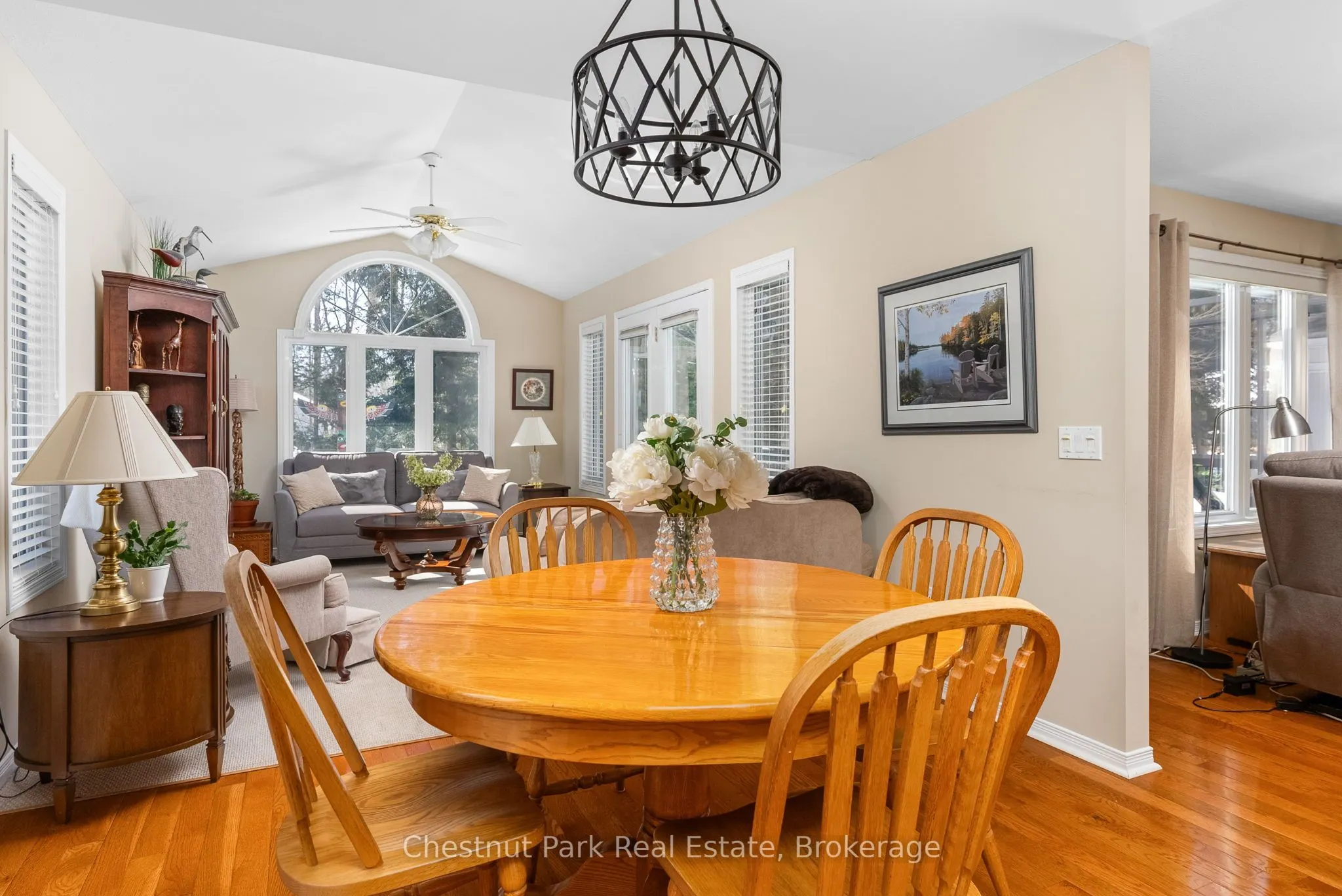 44 Springwood Crescent