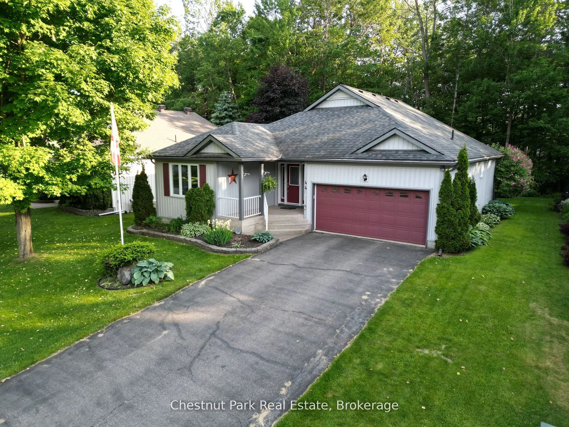 44 Springwood Crescent