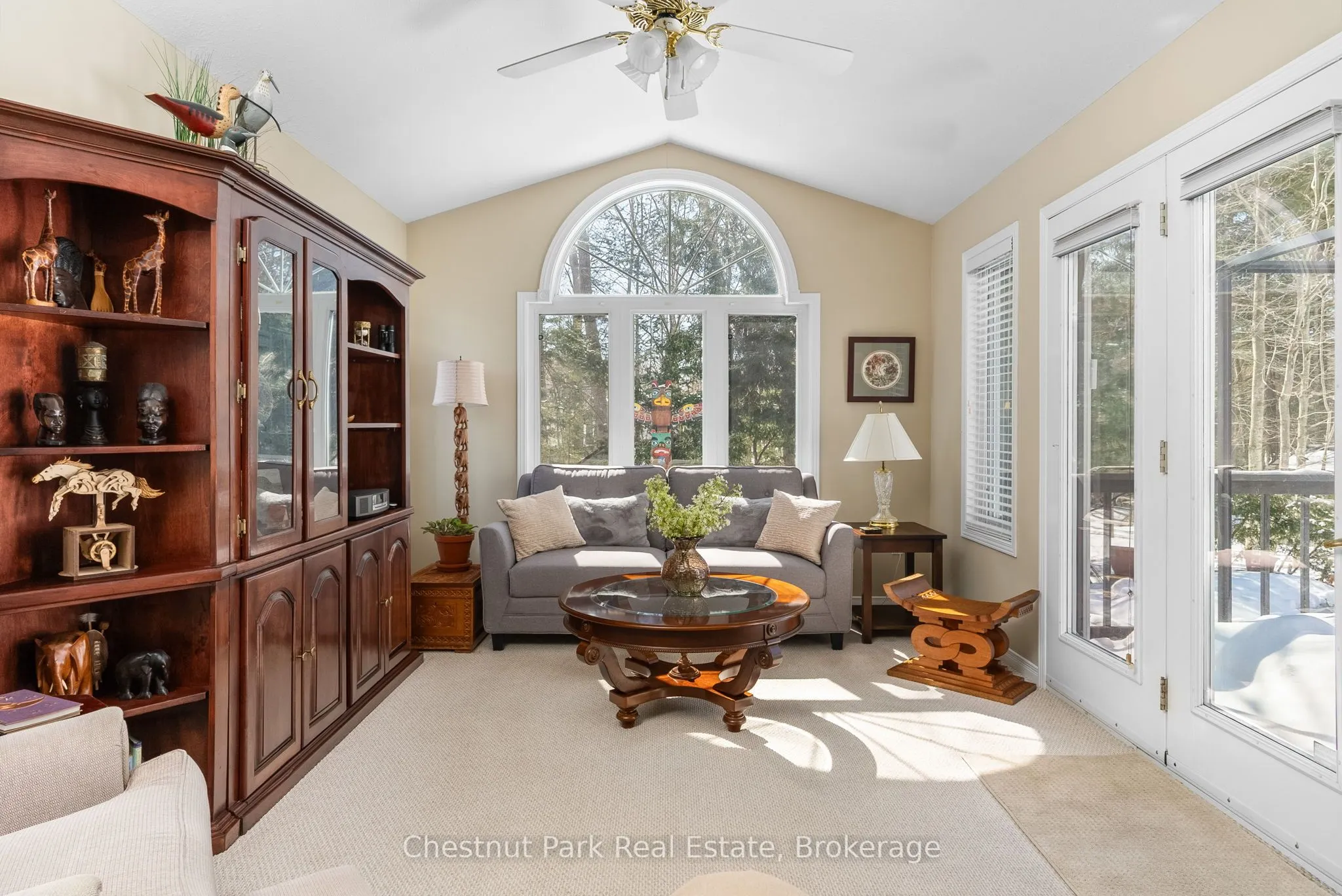 44 Springwood Crescent