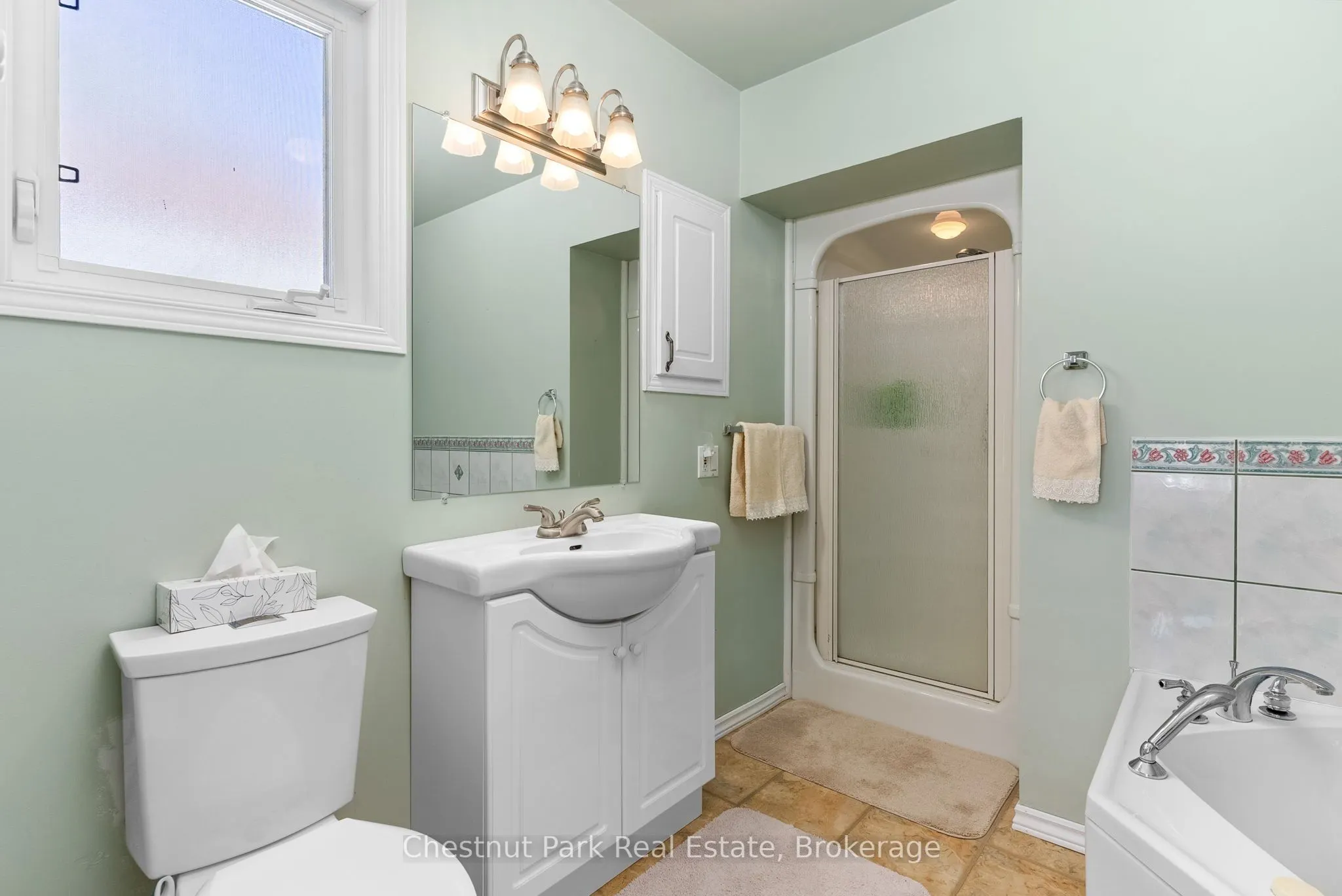 44 Springwood Crescent