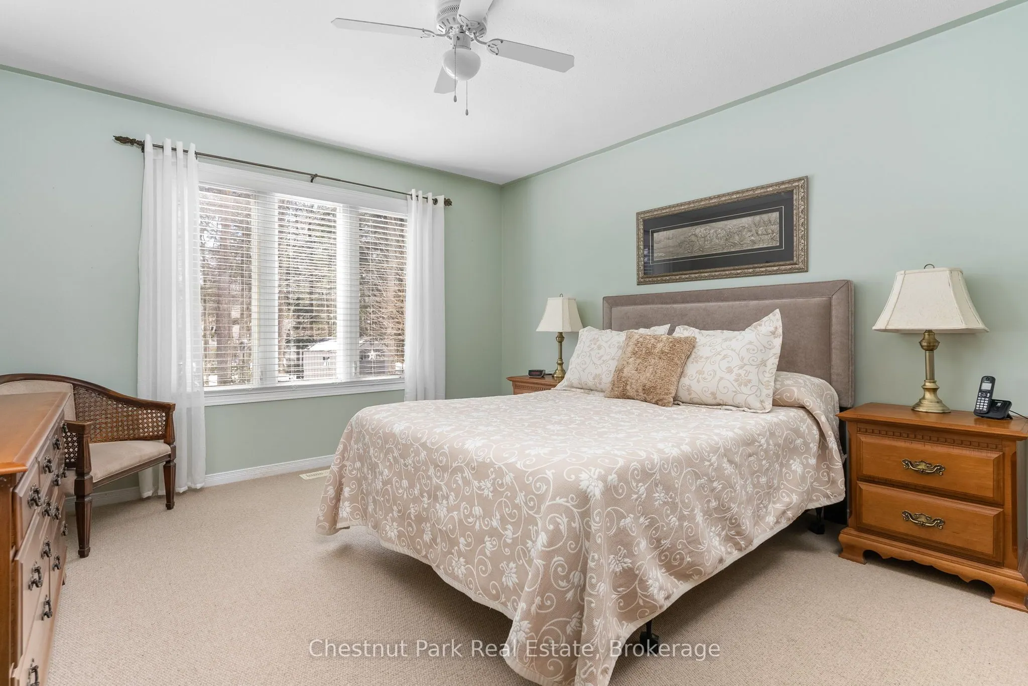 44 Springwood Crescent
