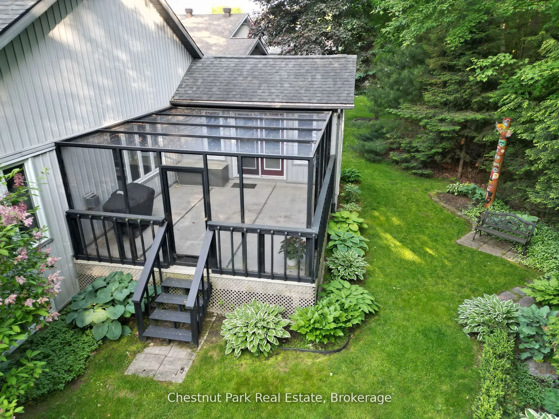 44 Springwood Crescent