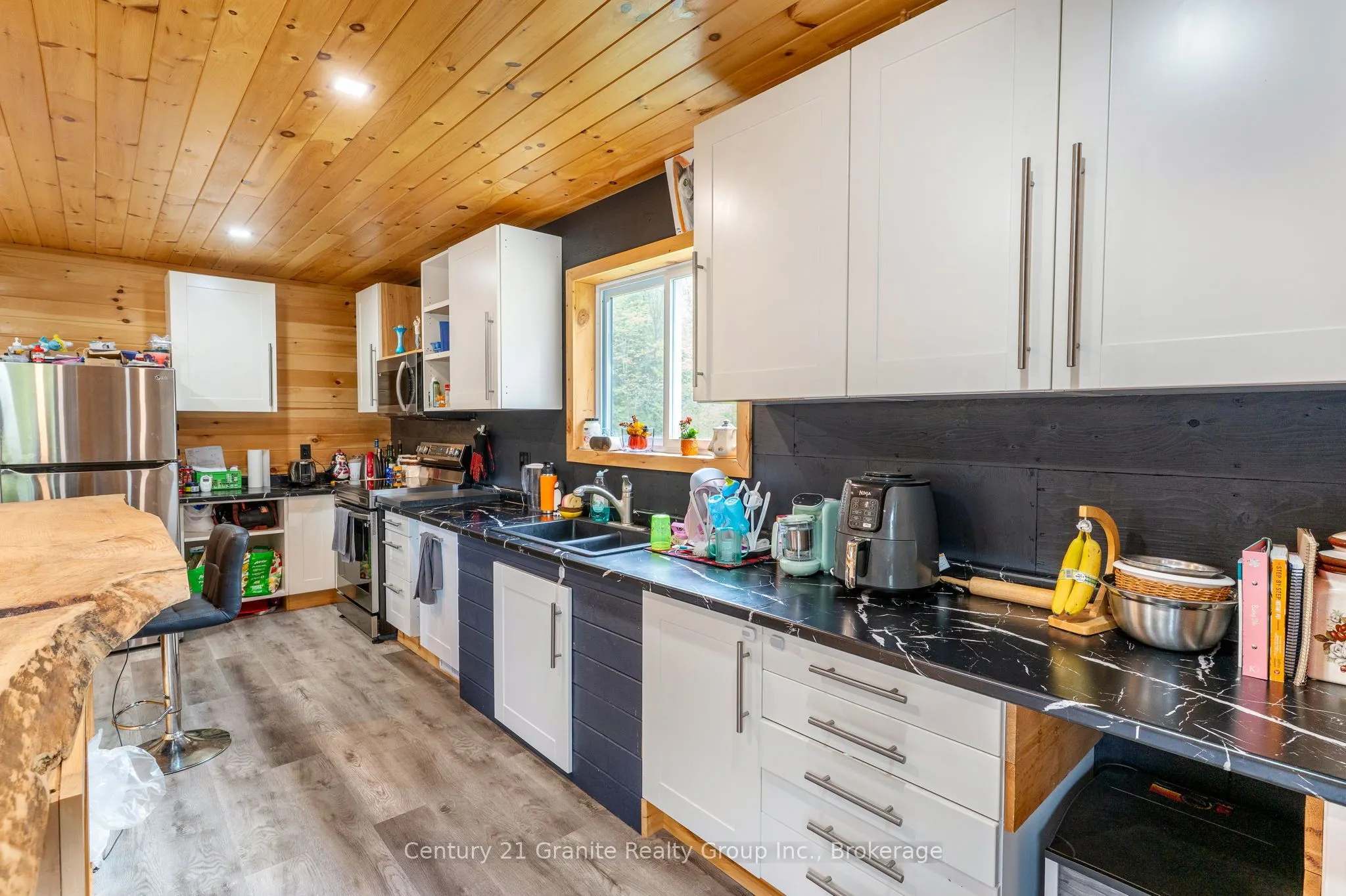 10498 Highway 118