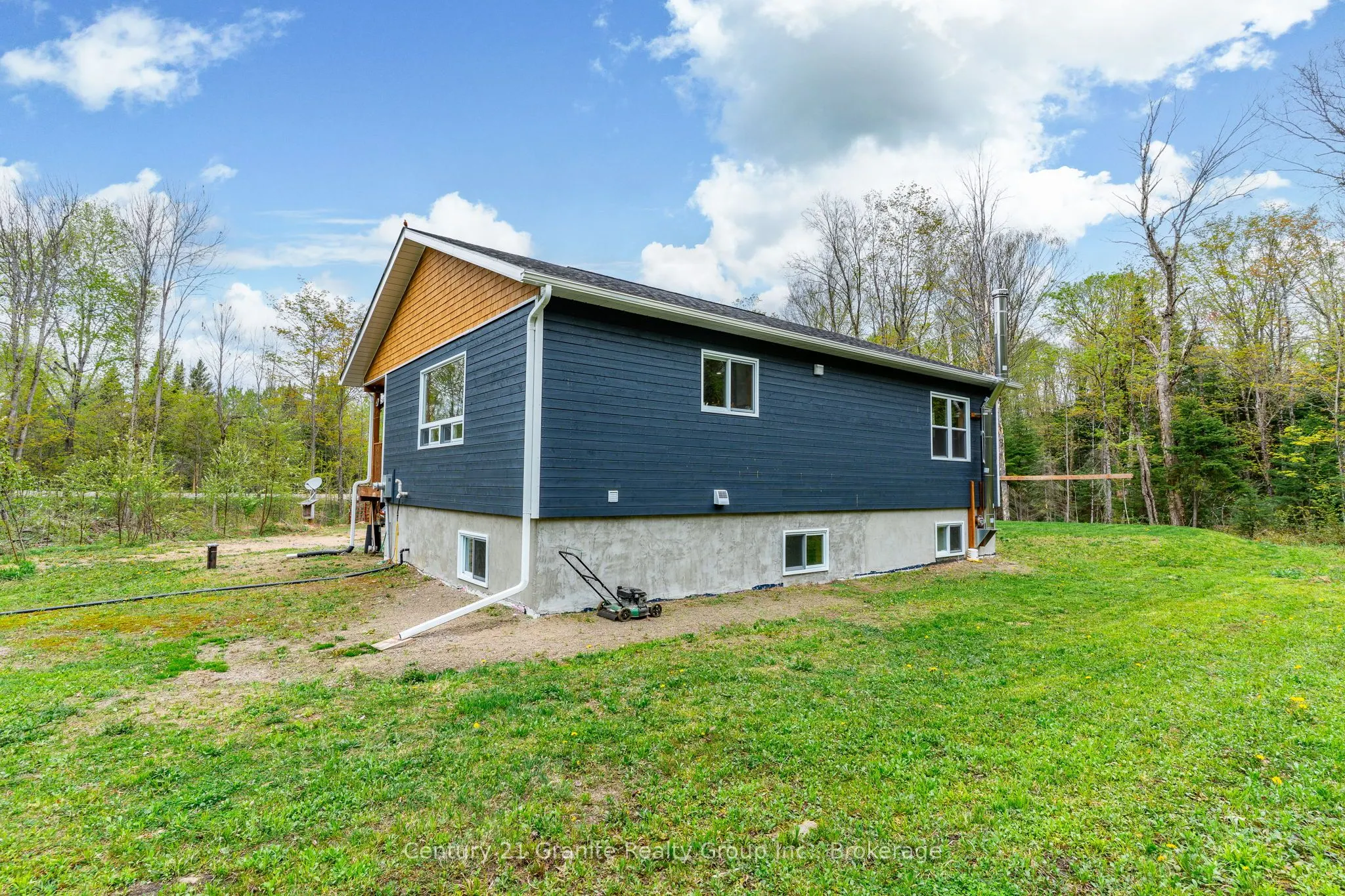 10498 Highway 118