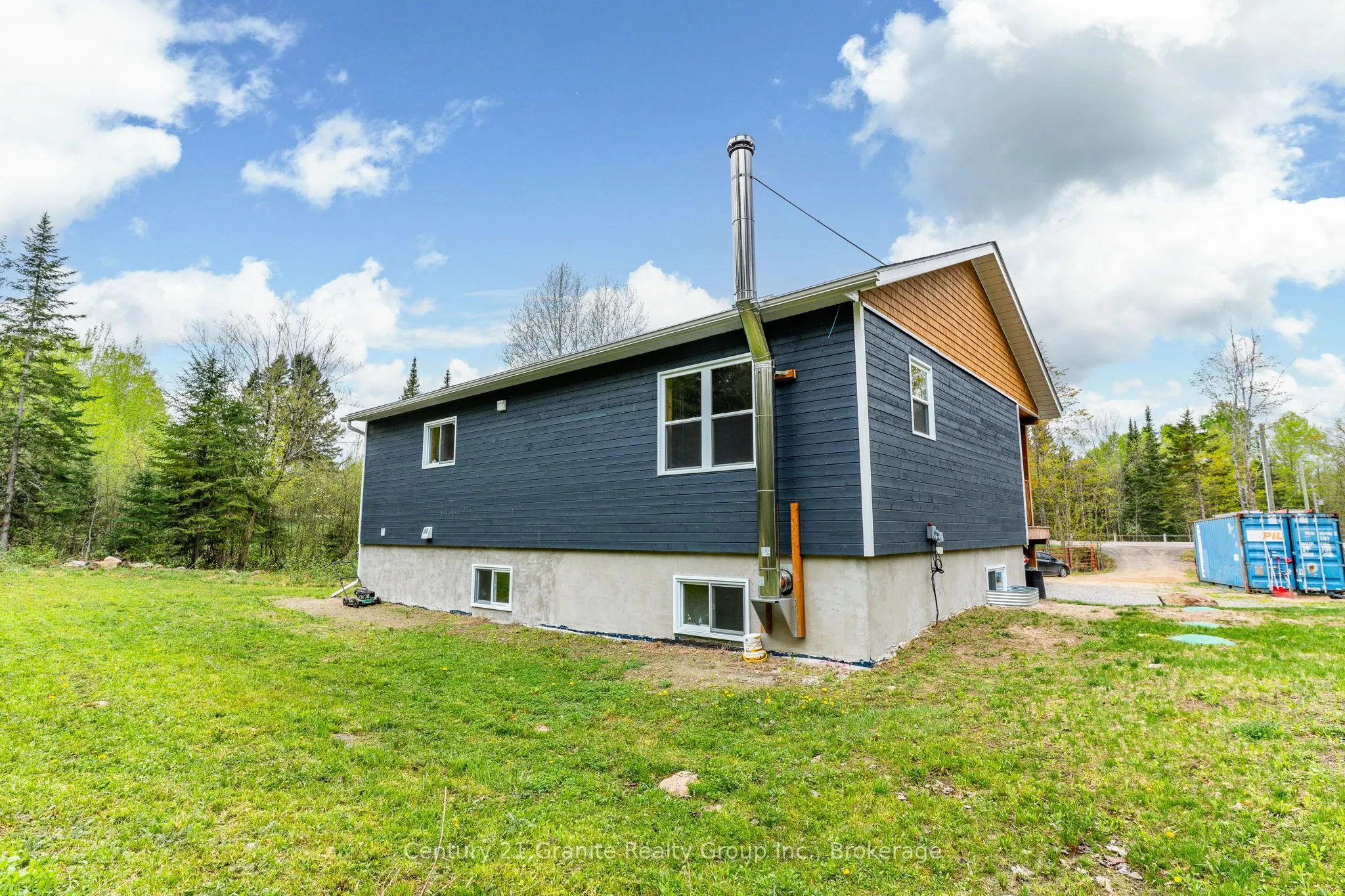 10498 Highway 118