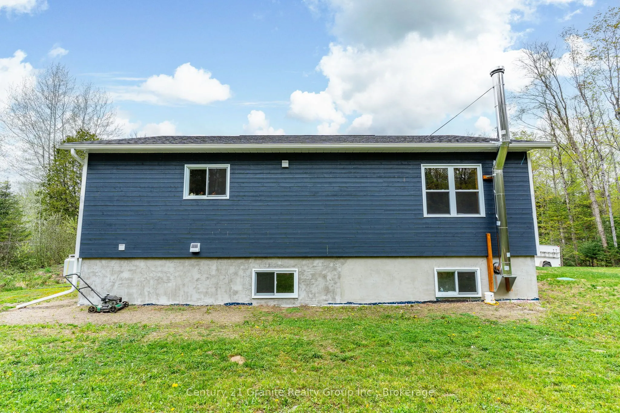 10498 Highway 118