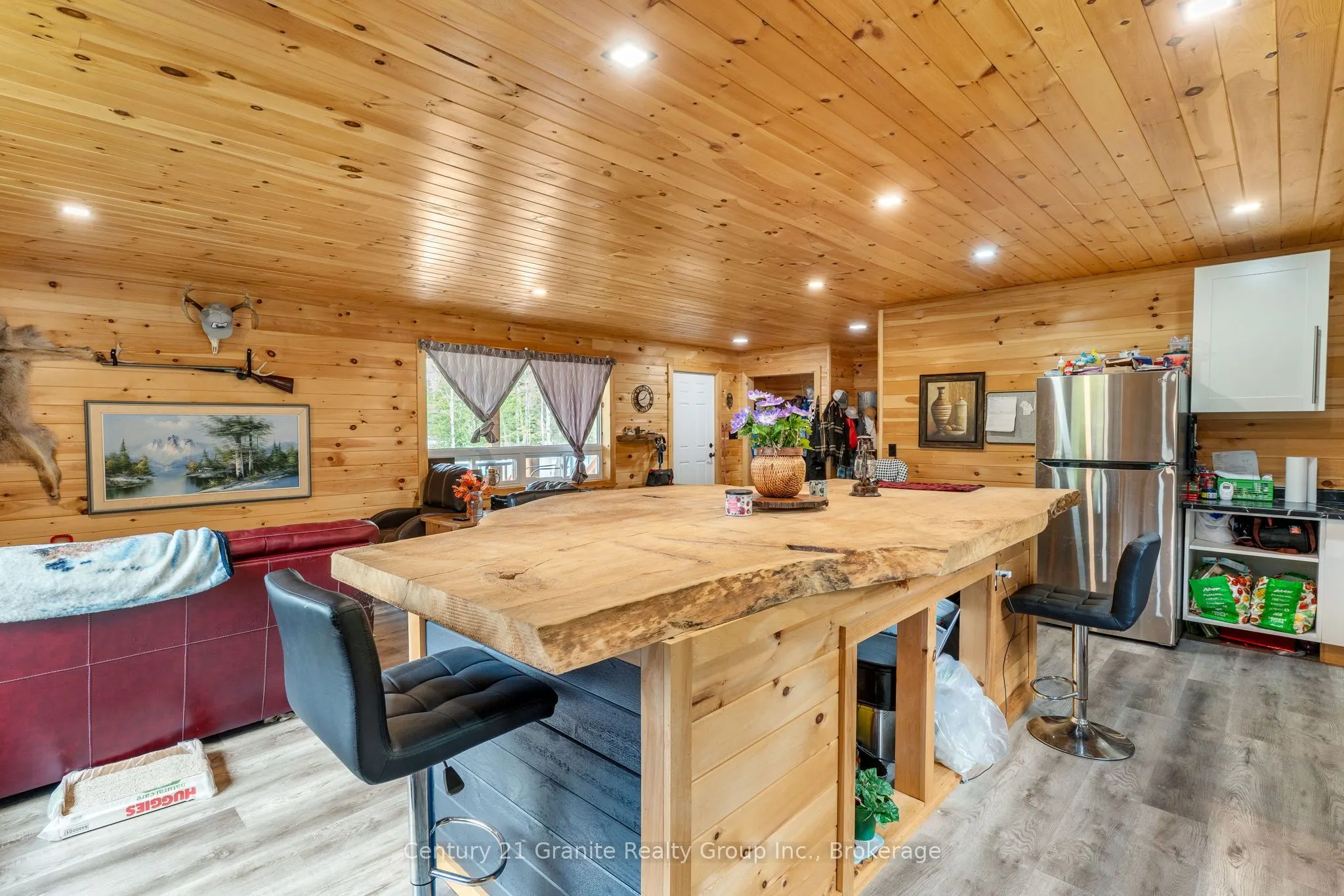 10498 Highway 118