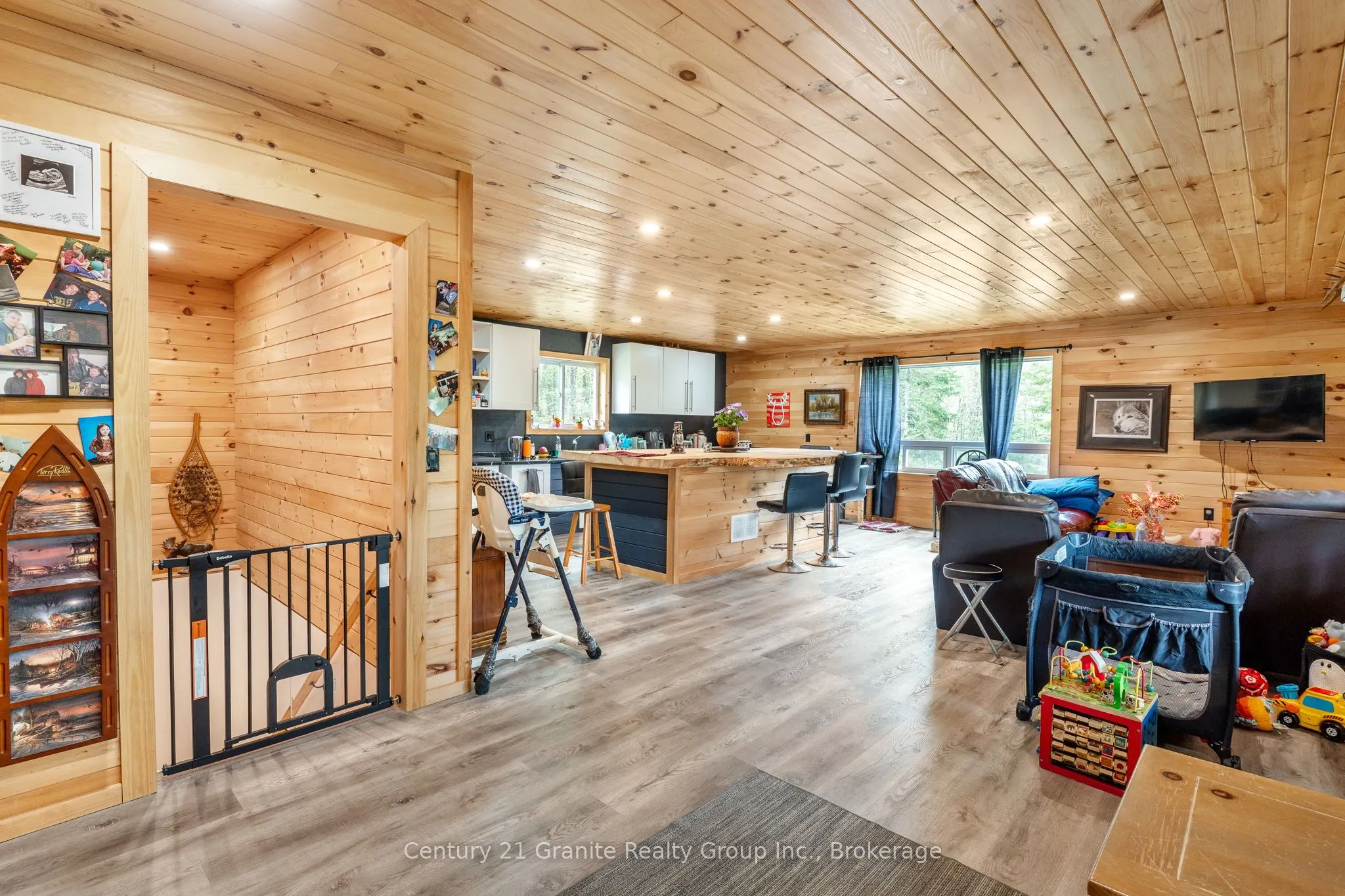 10498 Highway 118