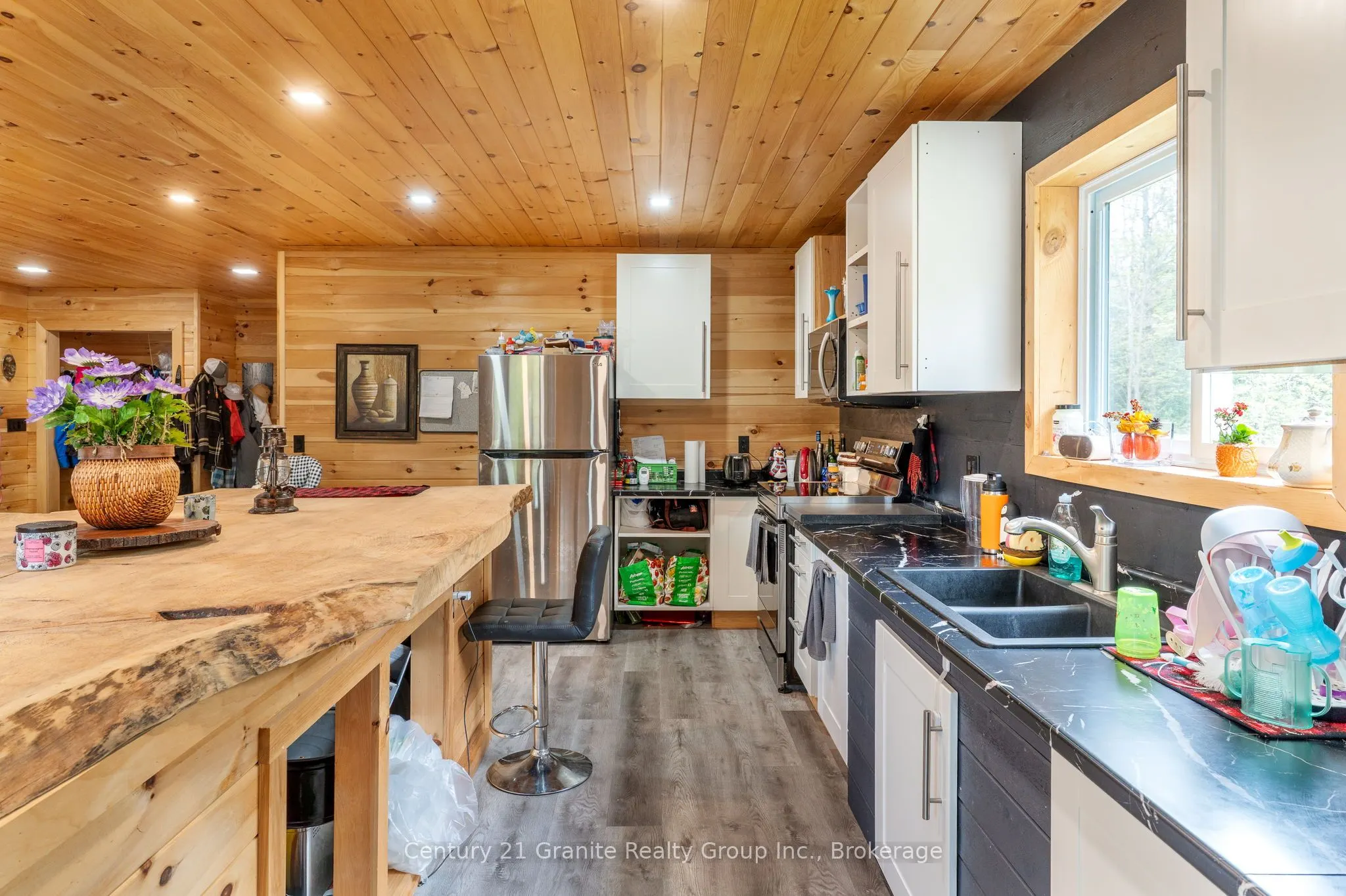 10498 Highway 118