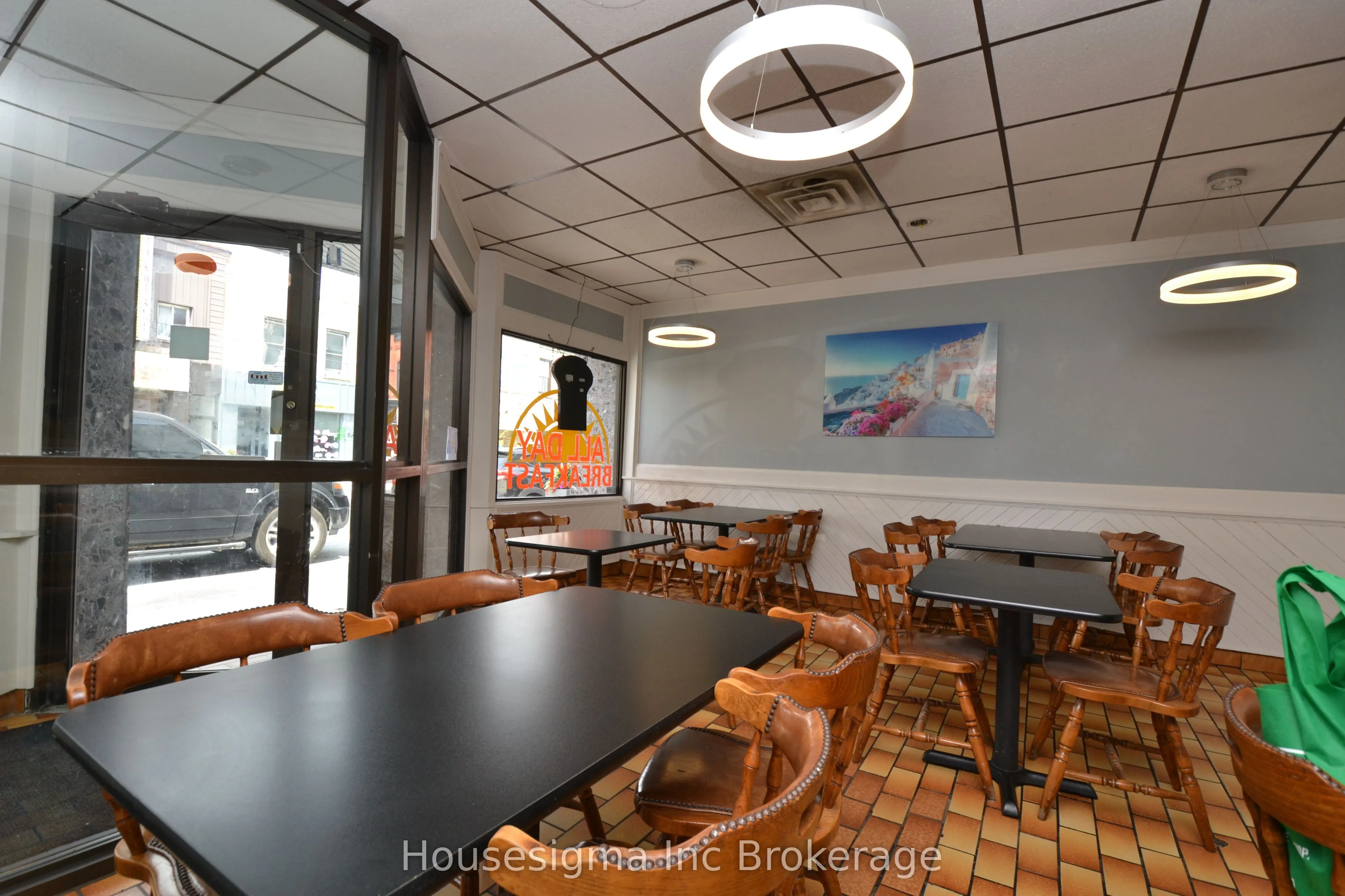 510 Dundas Street