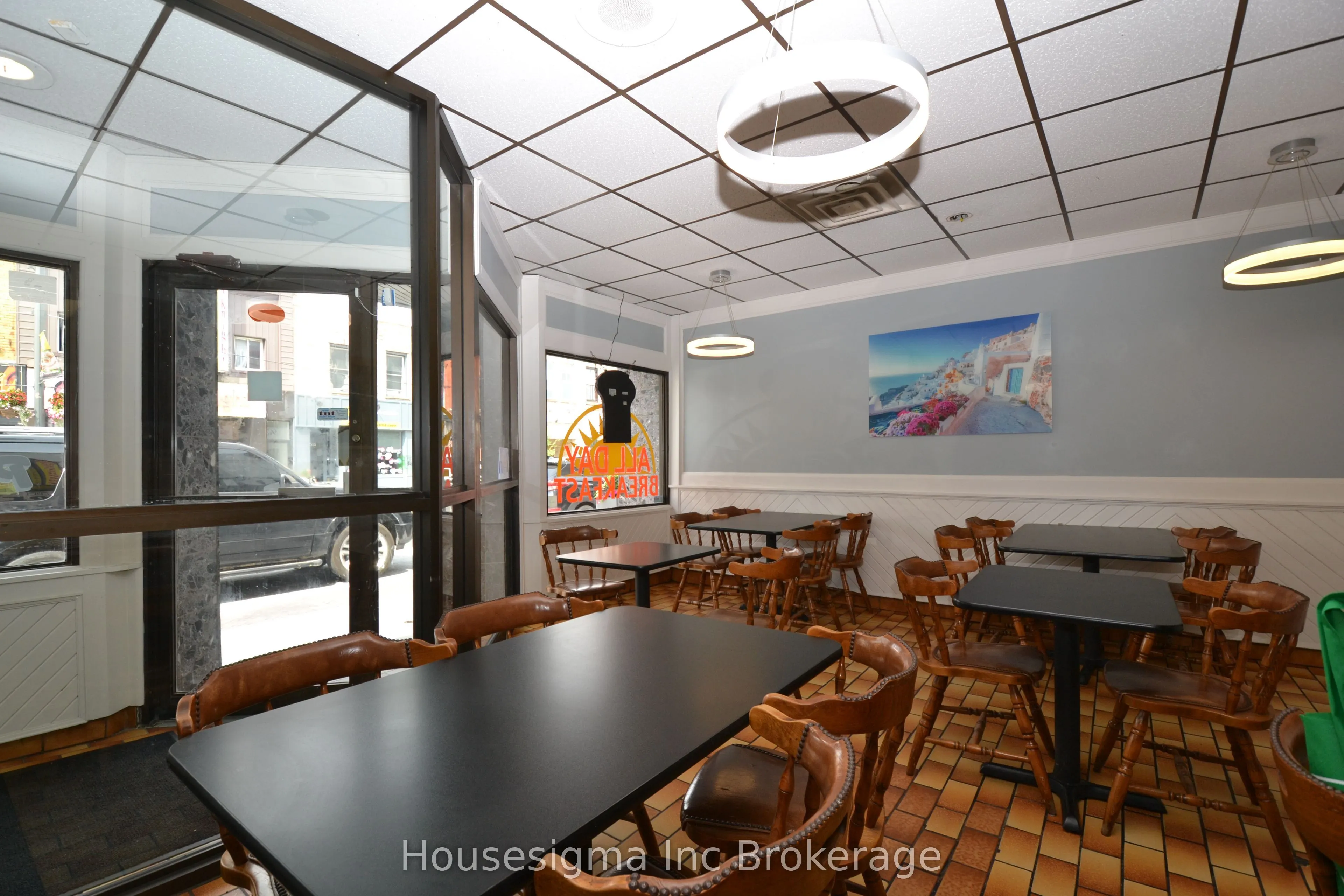 510 Dundas Street