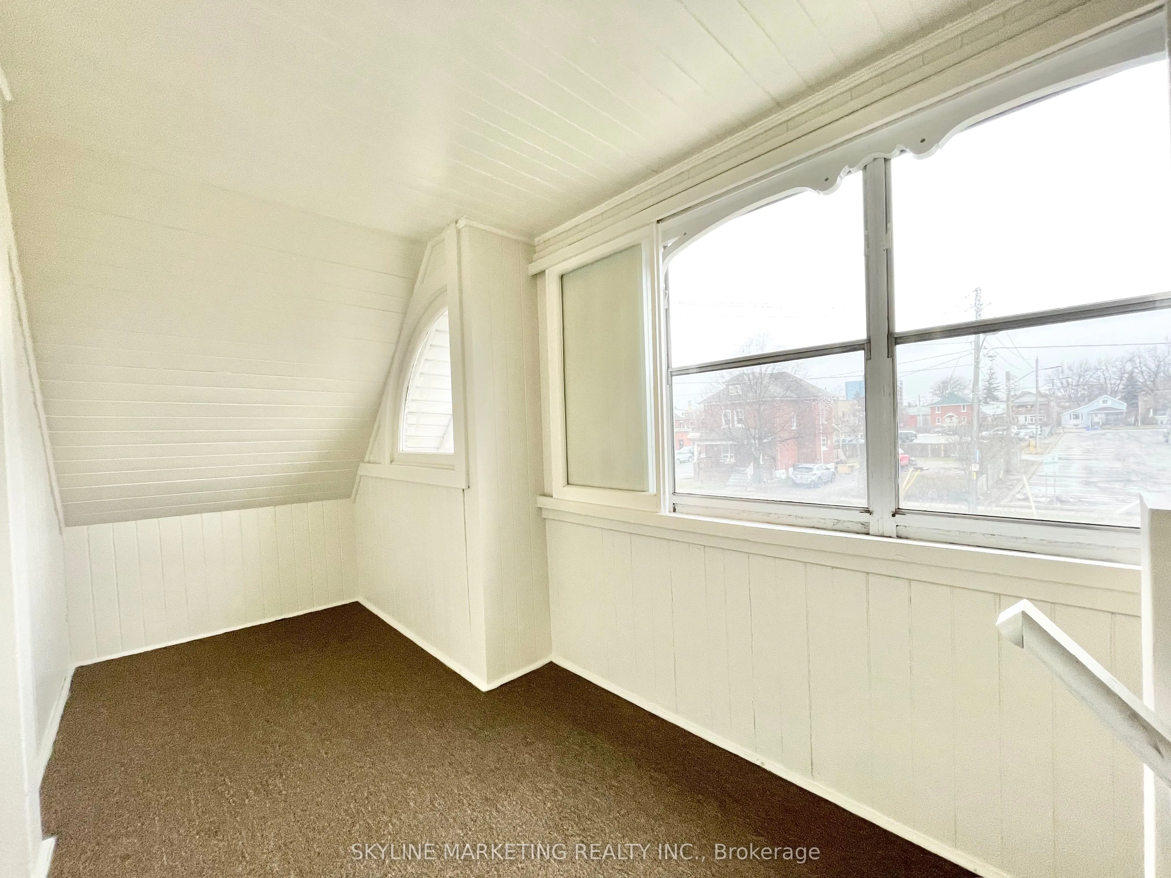 181 LINCOLN Street, #Upper