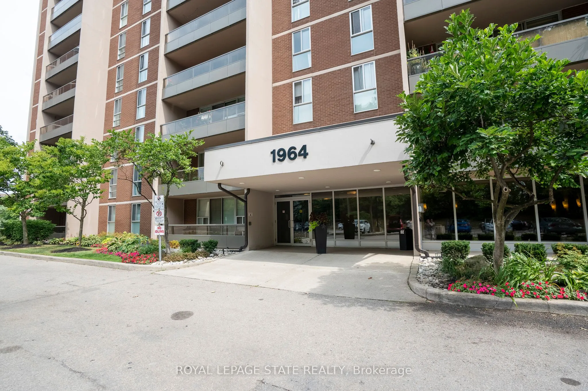 1964 Main Street W, #707