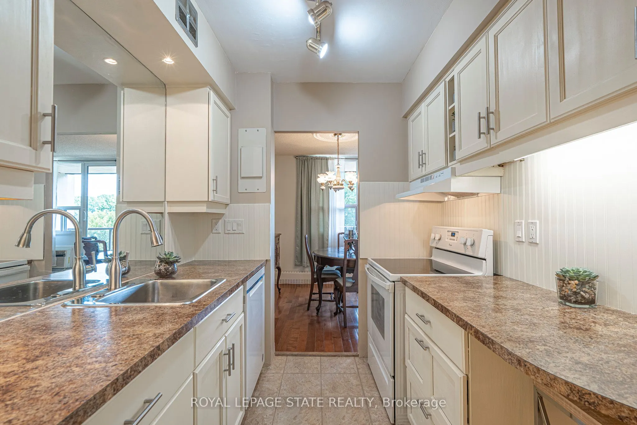 1964 Main Street W, #707