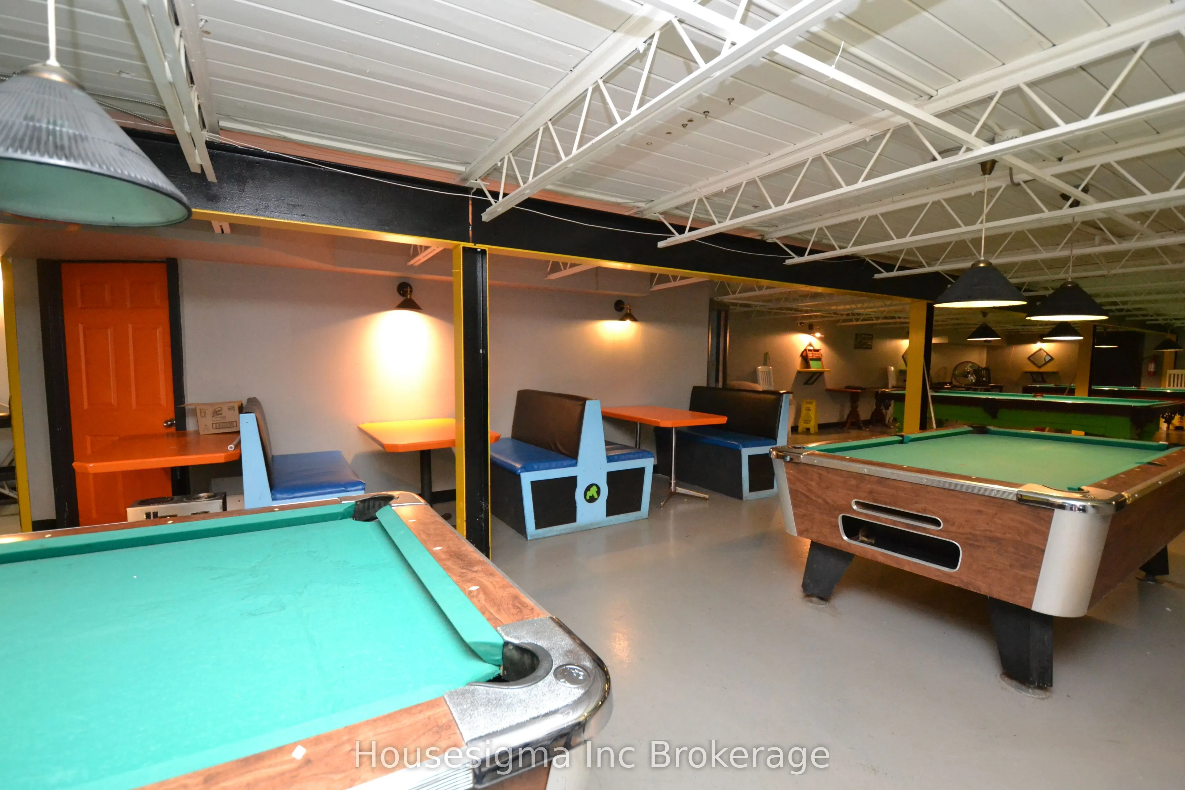 506 Dundas Street