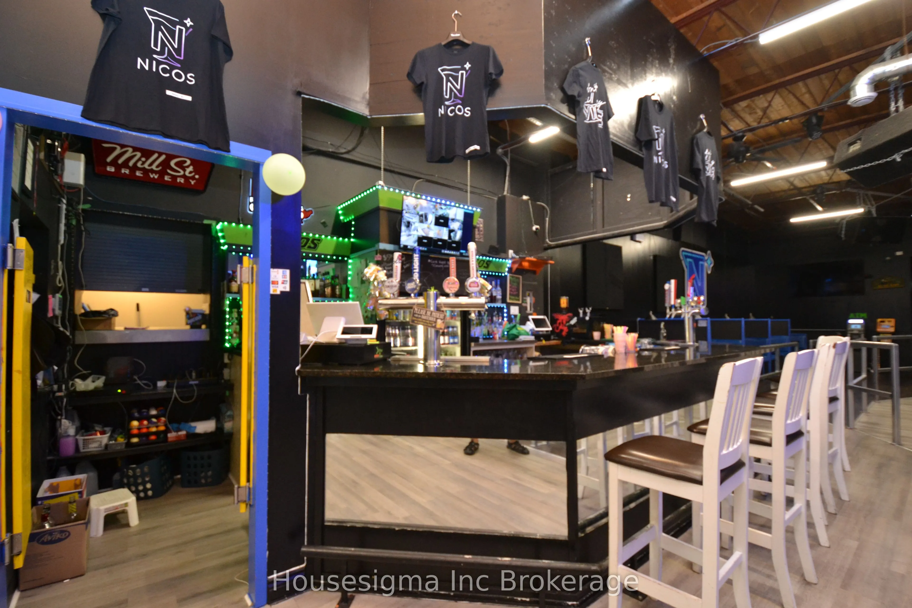 506 Dundas Street