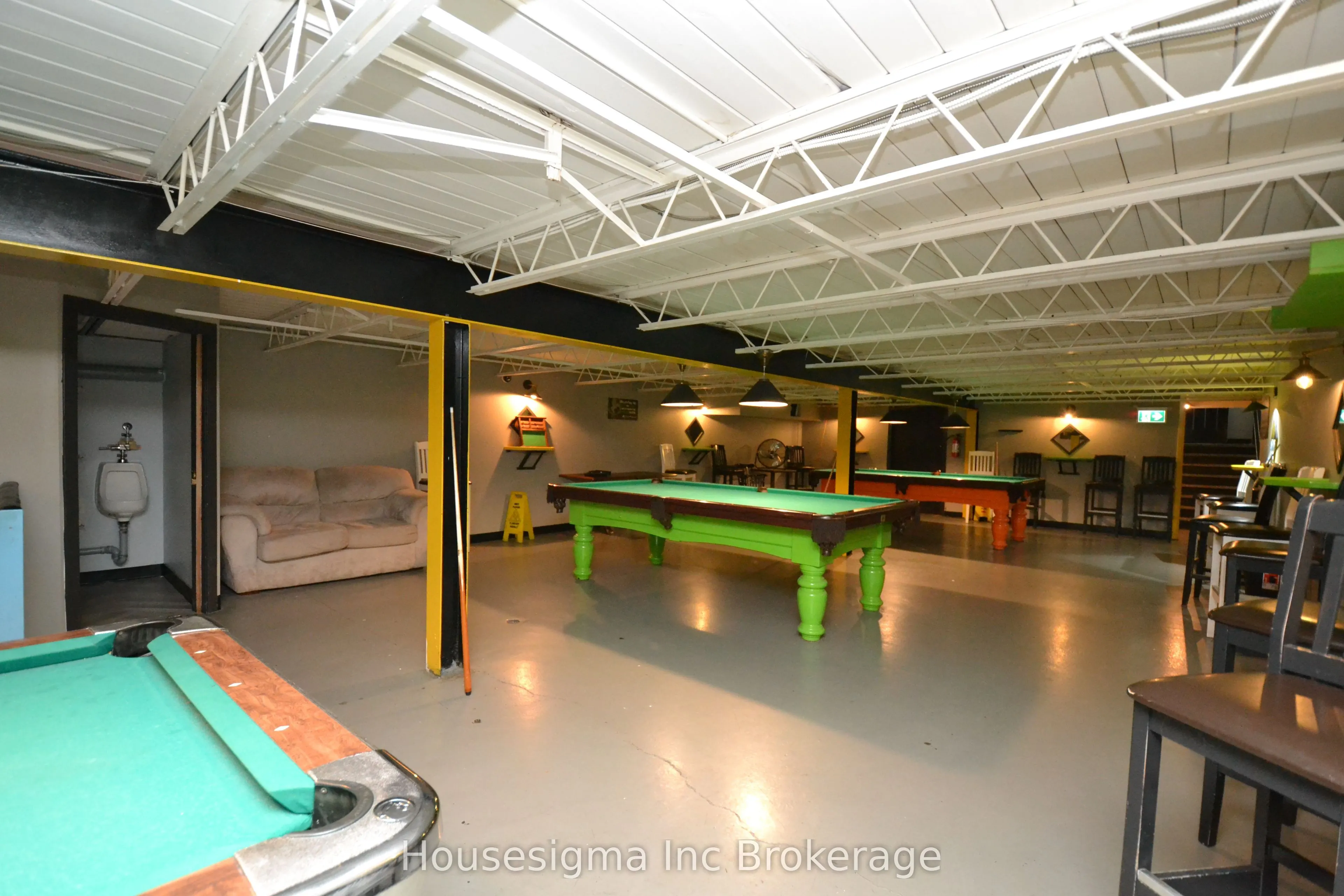 506 Dundas Street