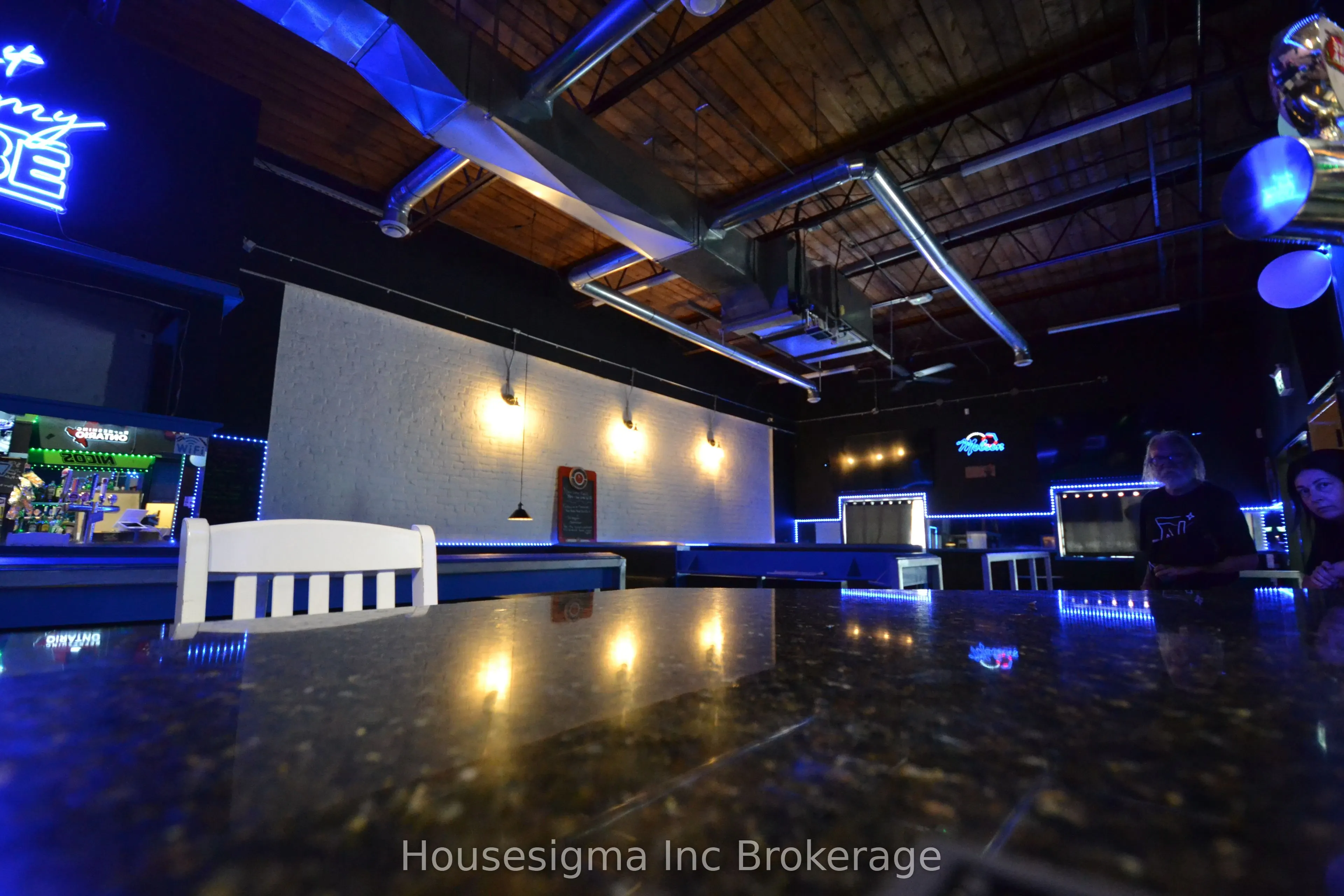 506 Dundas Street