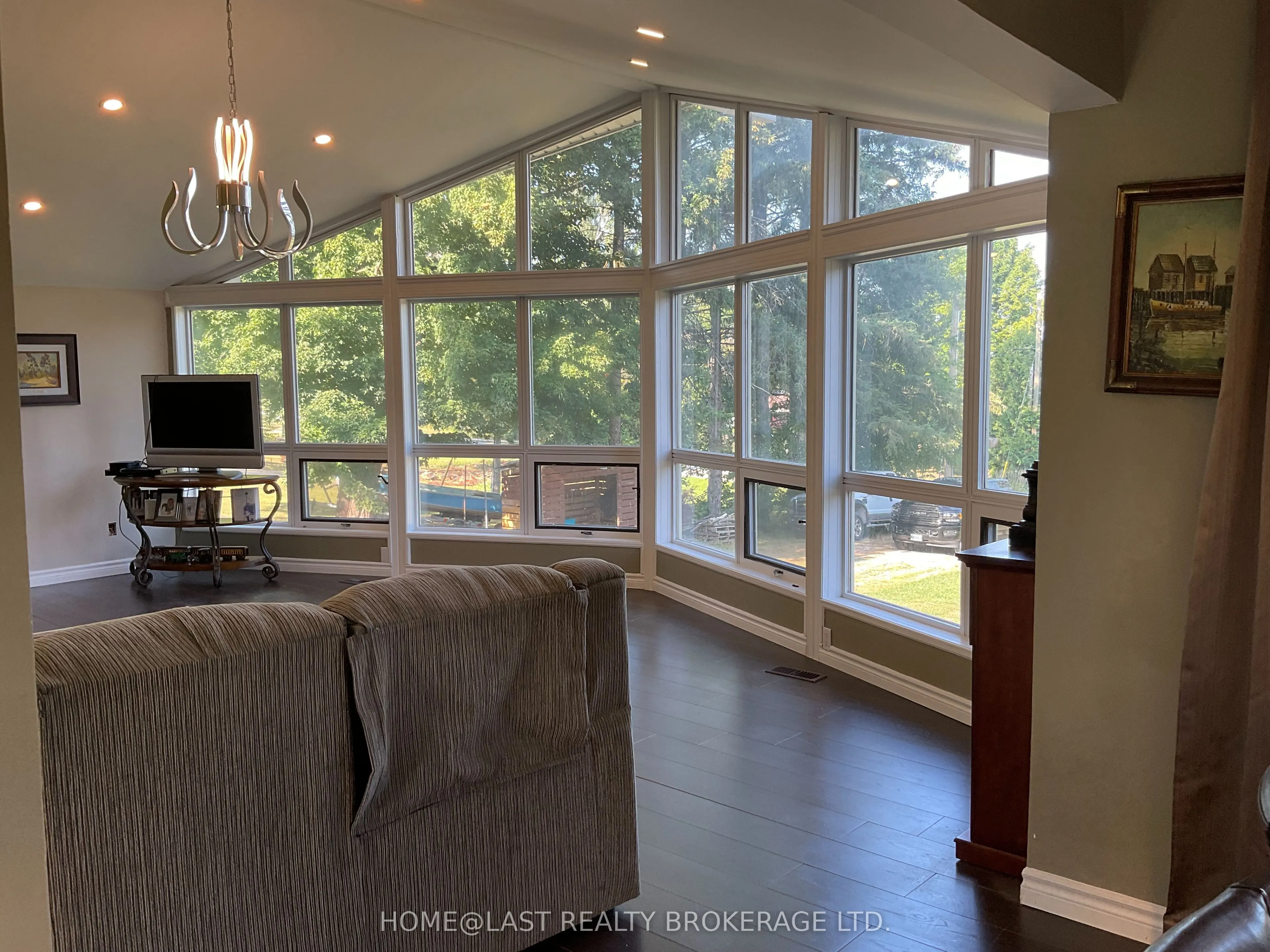 95 Fulsom Crescent