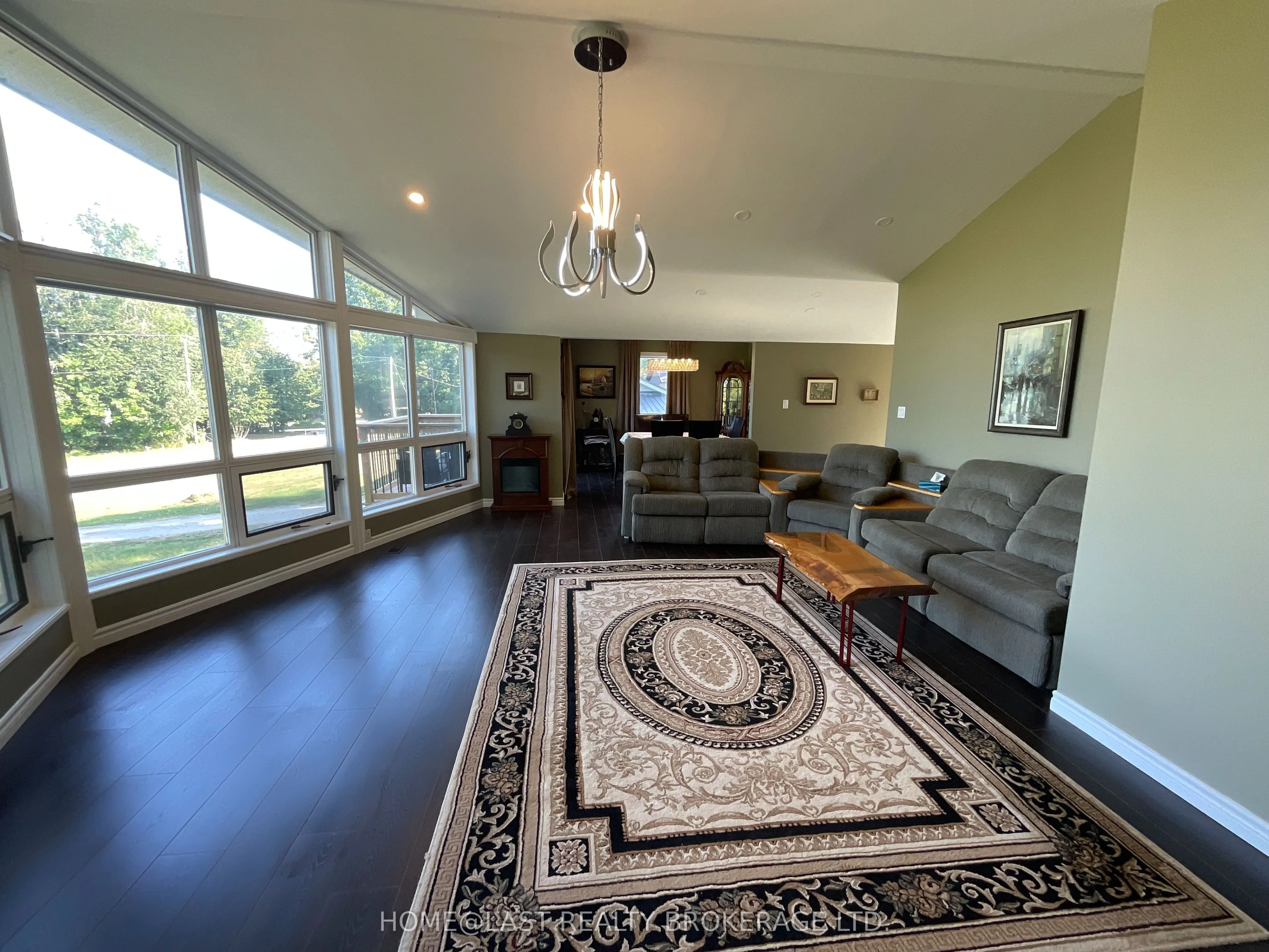 95 Fulsom Crescent