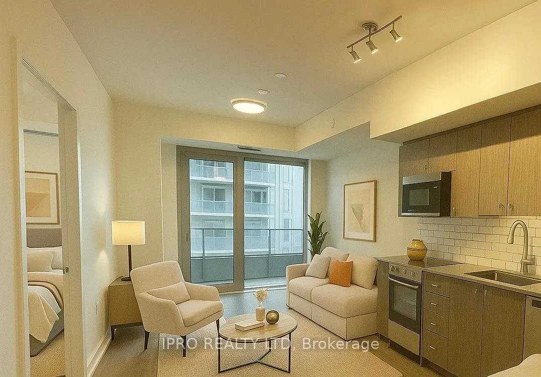 15 Wellington Street N, #714