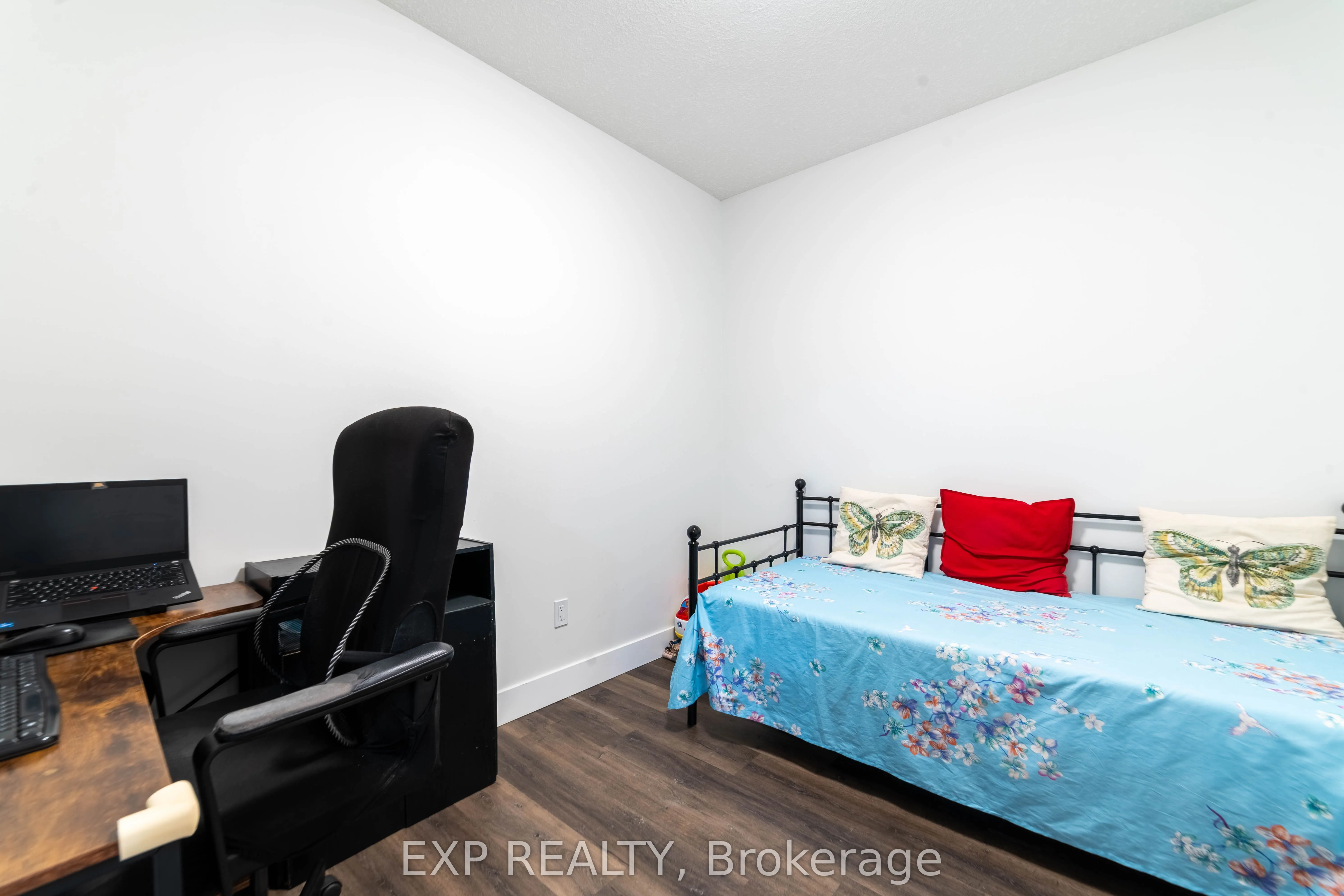 1201 Lackner Place, #211