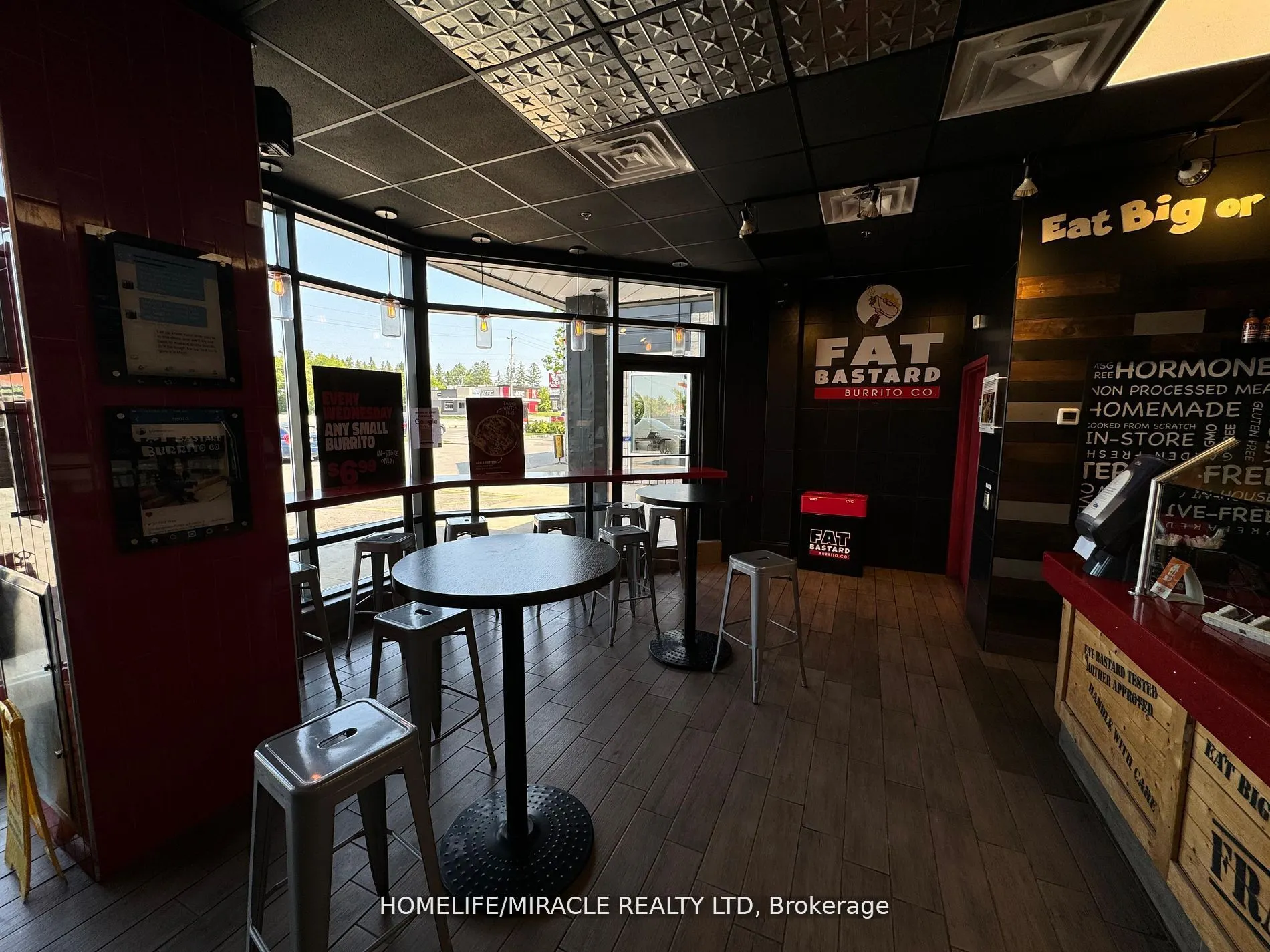 351 Kent Street W