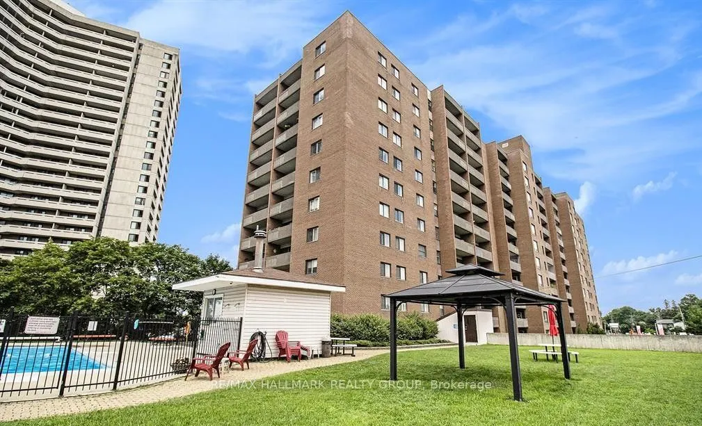 1100 Ambleside Drive, #315