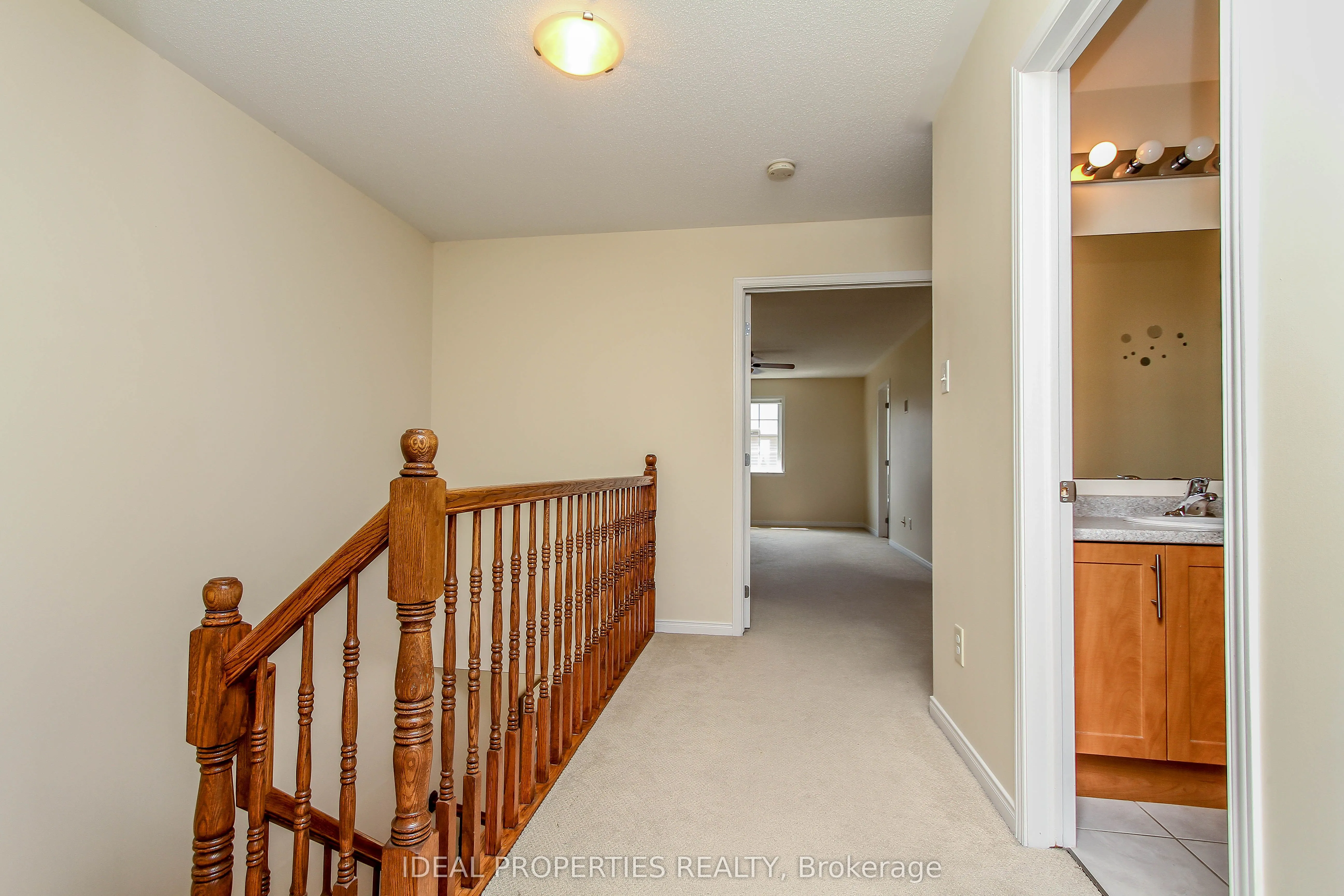 565 Pepperville Crescent N