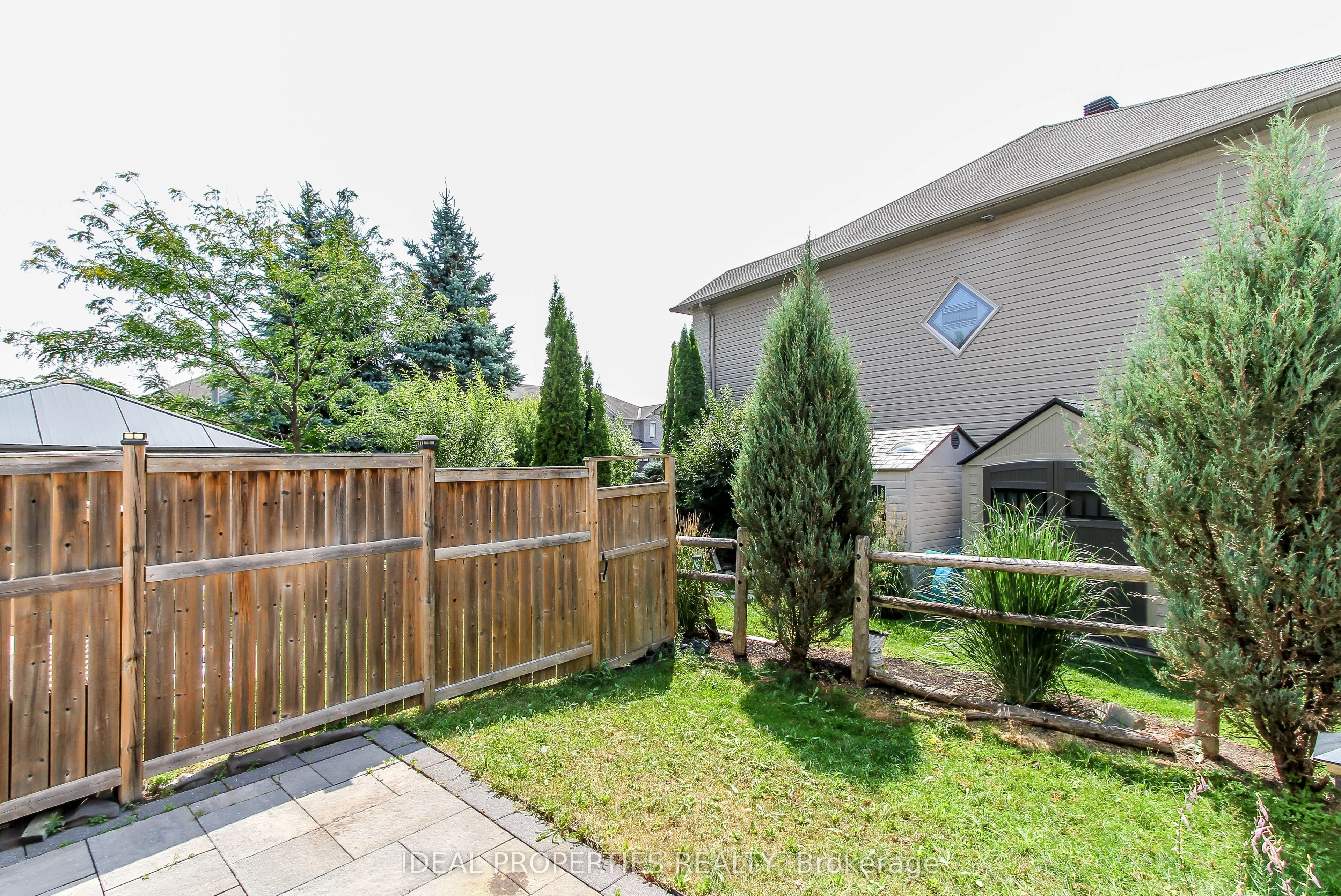 565 Pepperville Crescent N