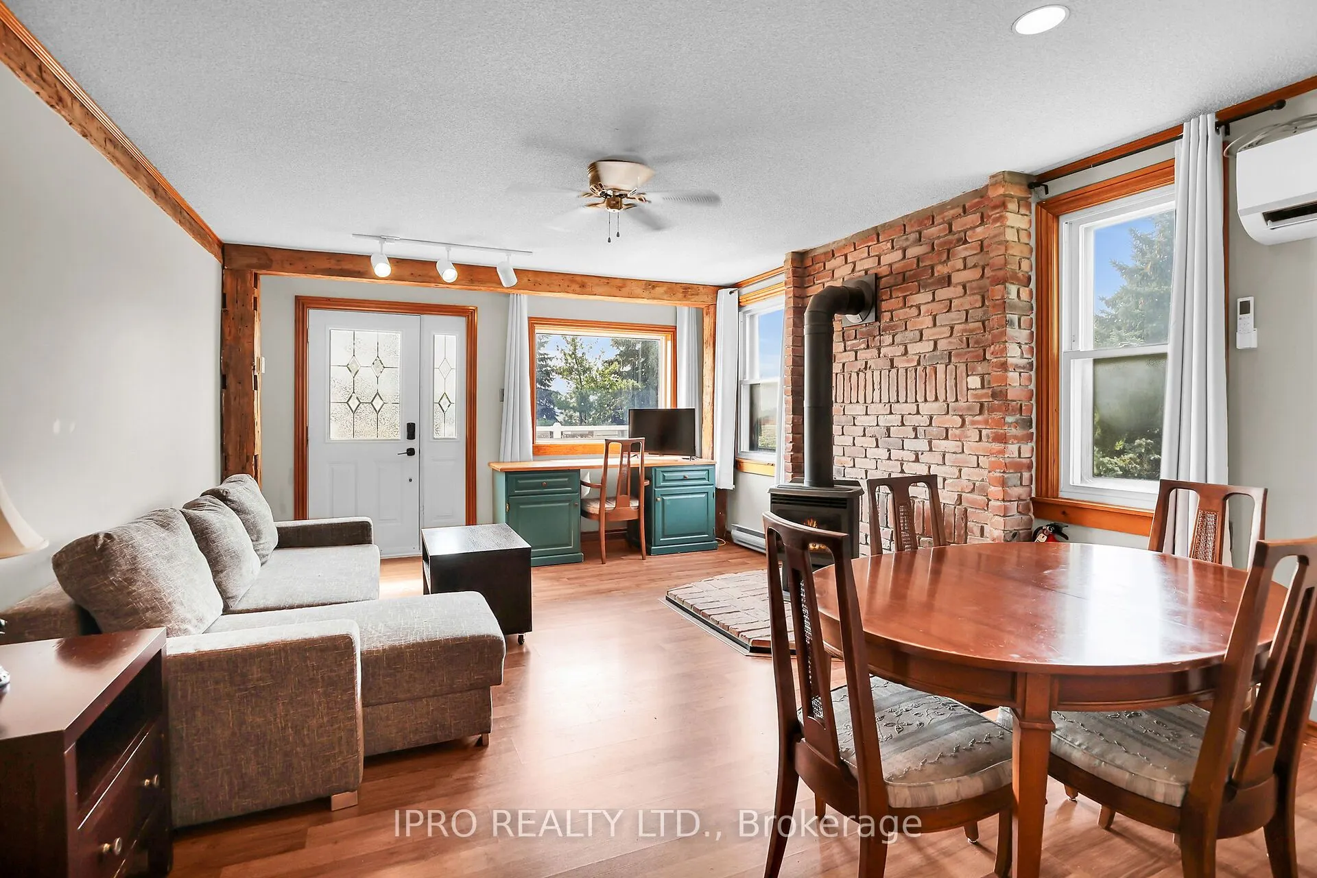 1027 Niagara Stone Road