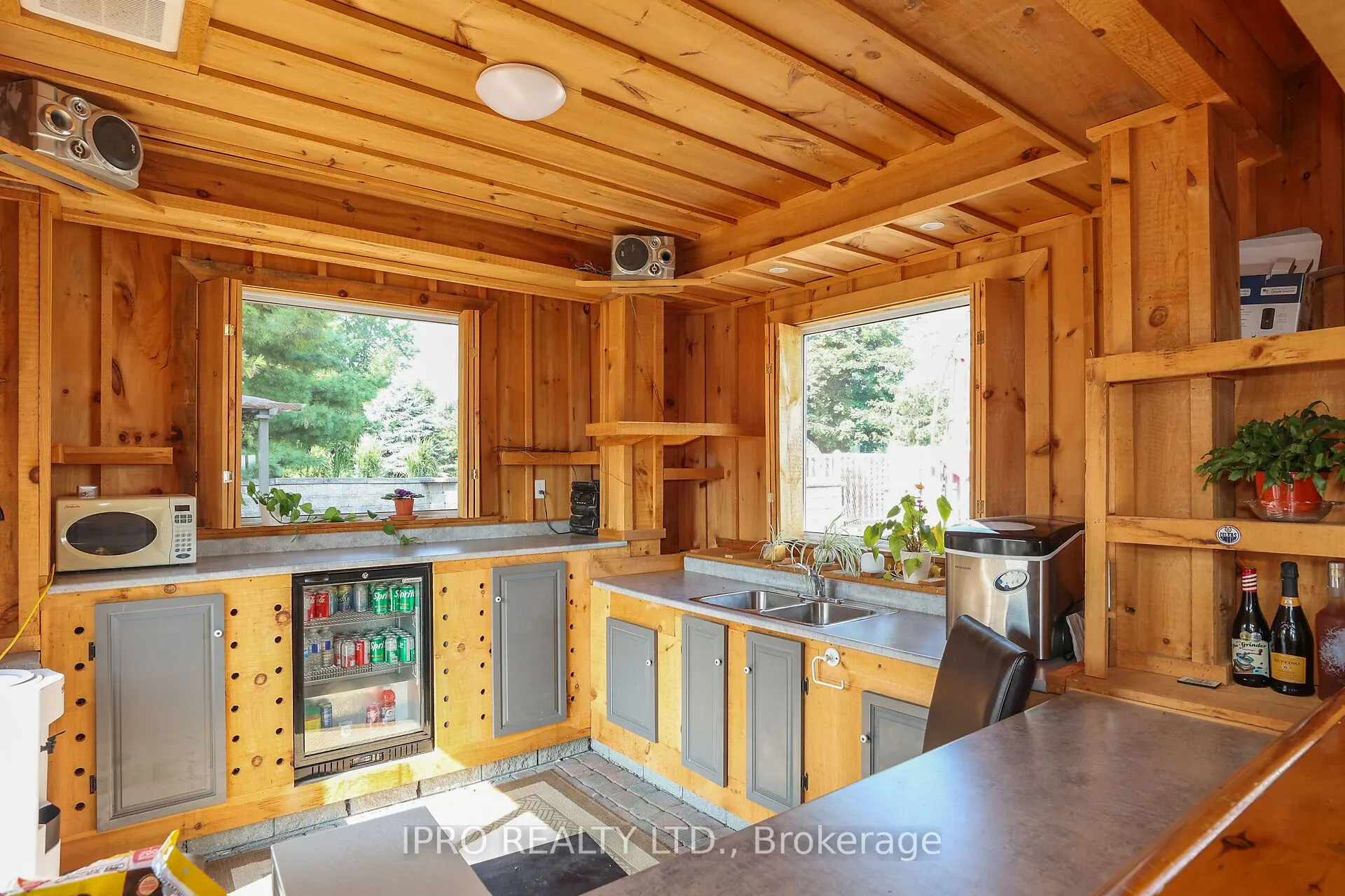 1027 Niagara Stone Road